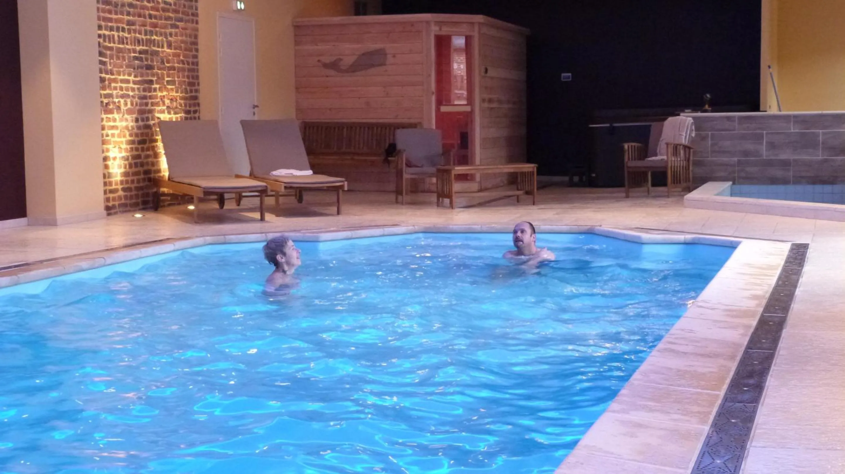 Swimming pool in Les Lavandières de Fontaine