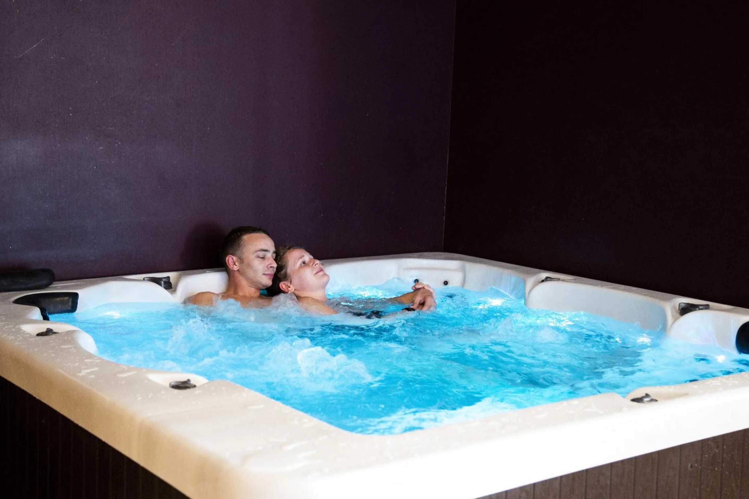 Hot Tub in Les Lavandières de Fontaine