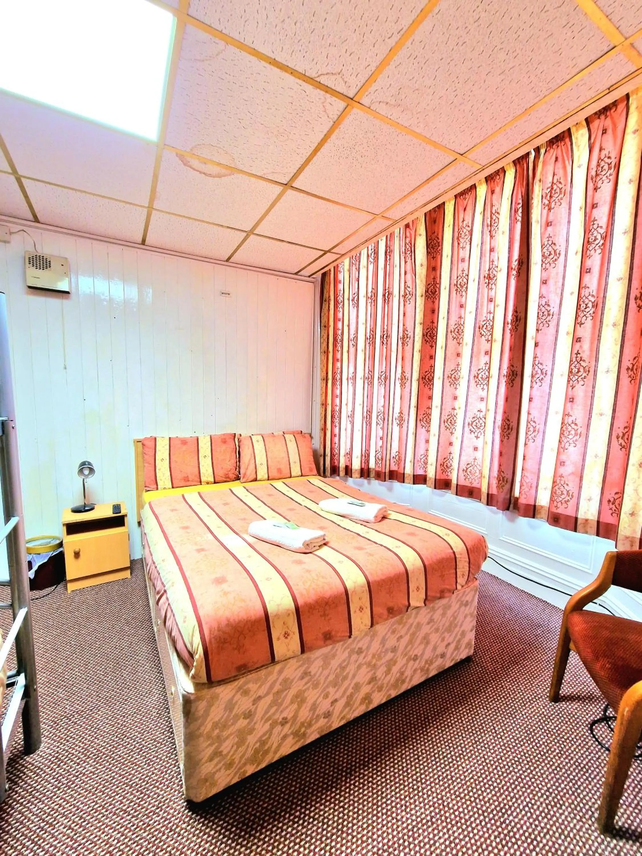 Bedroom, Bed in The Albany hotel