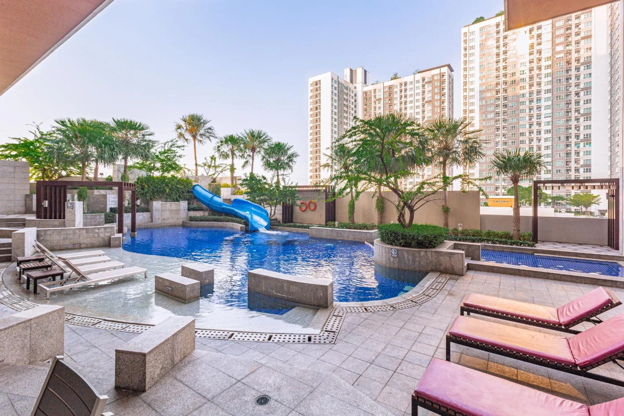 Day in Jasmine Grande Residence