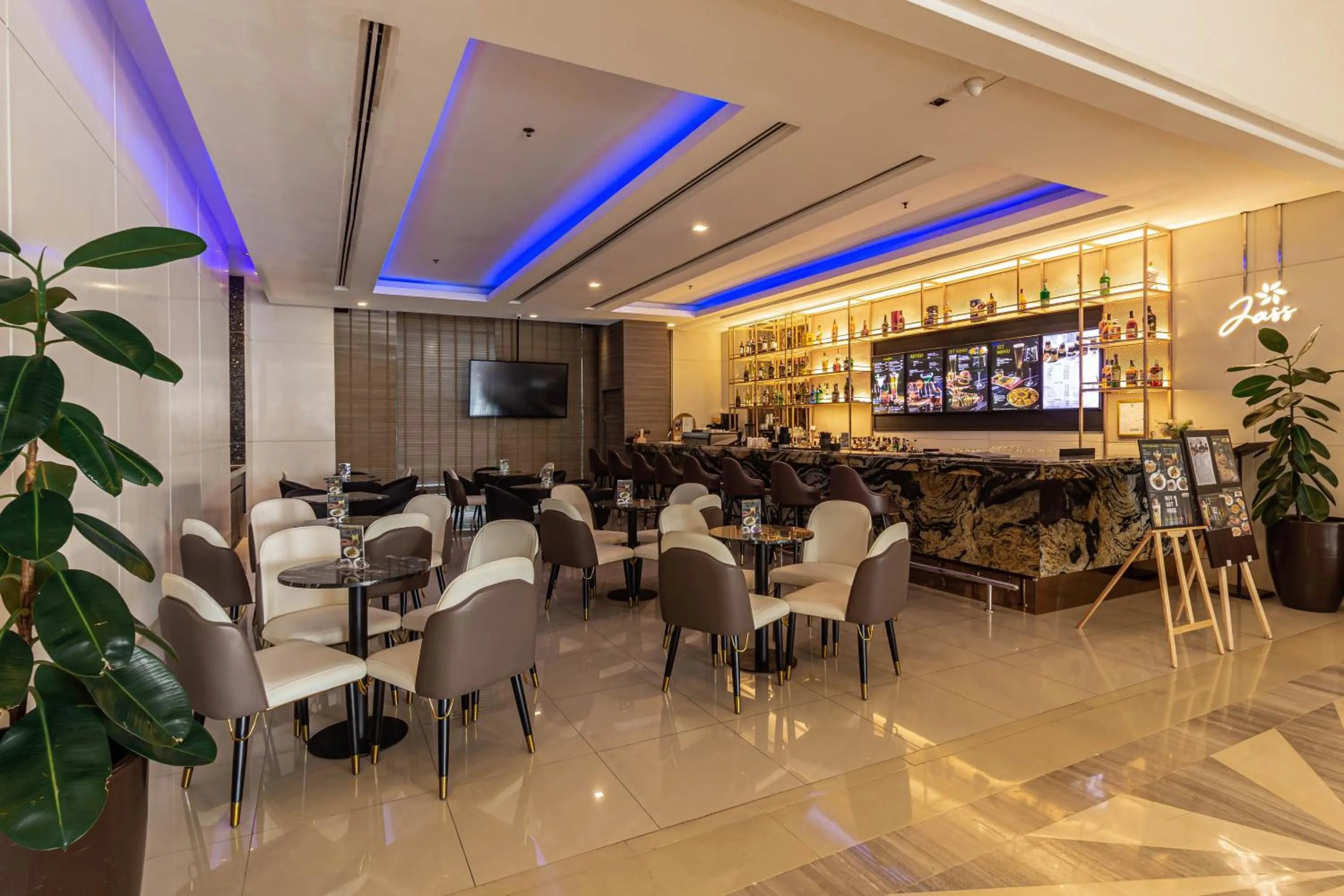 Restaurant/places to eat in Jasmine Grande Residence