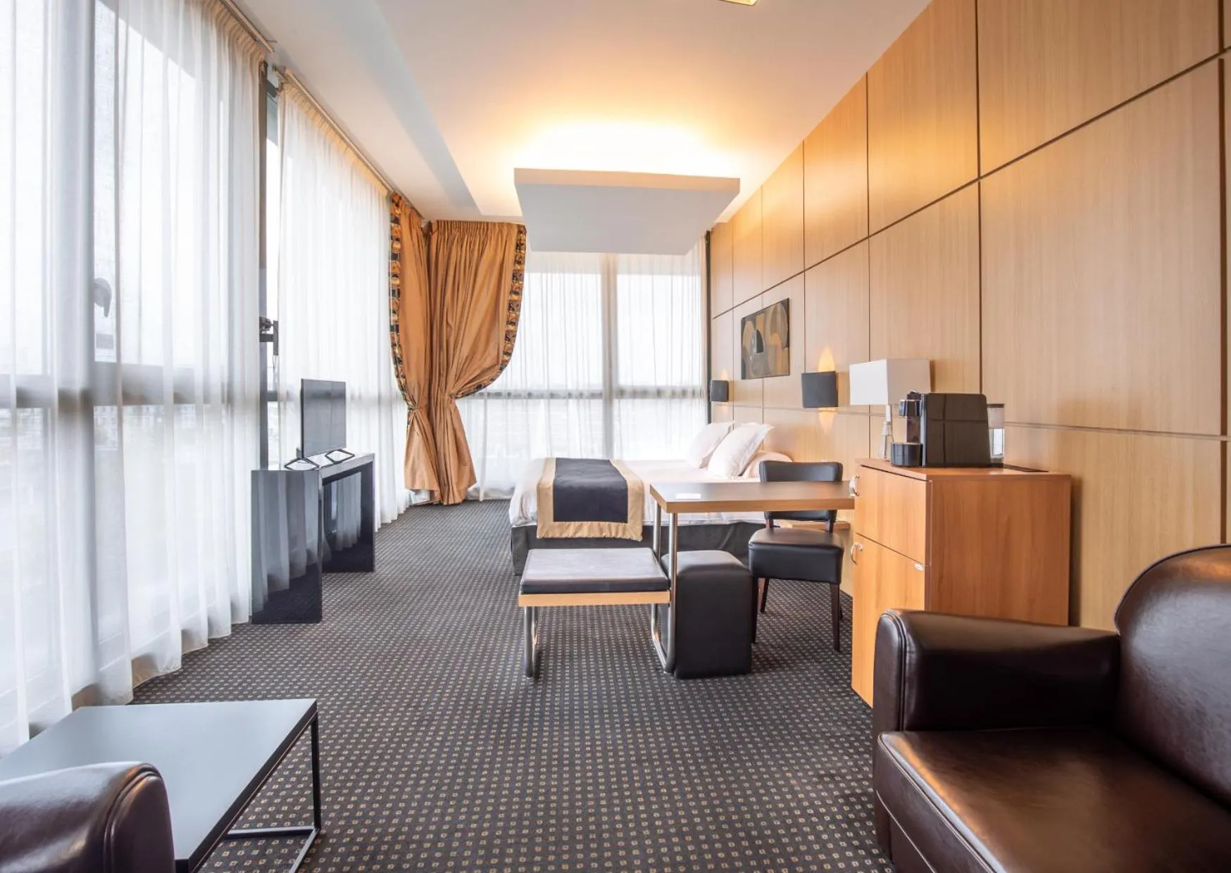 TV and multimedia in Hotel Spa Le Pasino