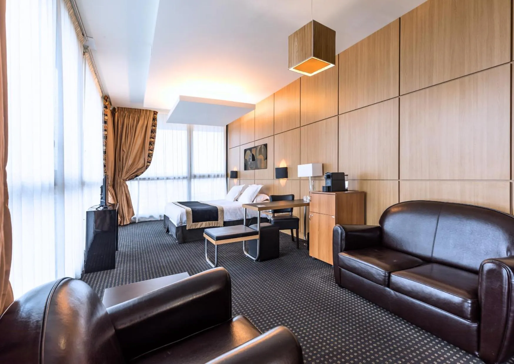 TV and multimedia in Hotel Spa Le Pasino