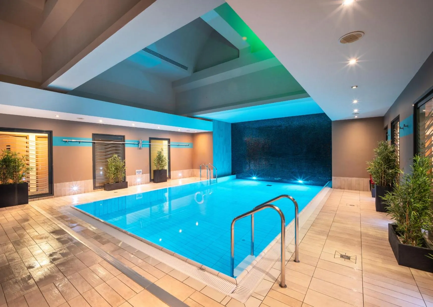 Swimming pool in Hotel Spa Le Pasino