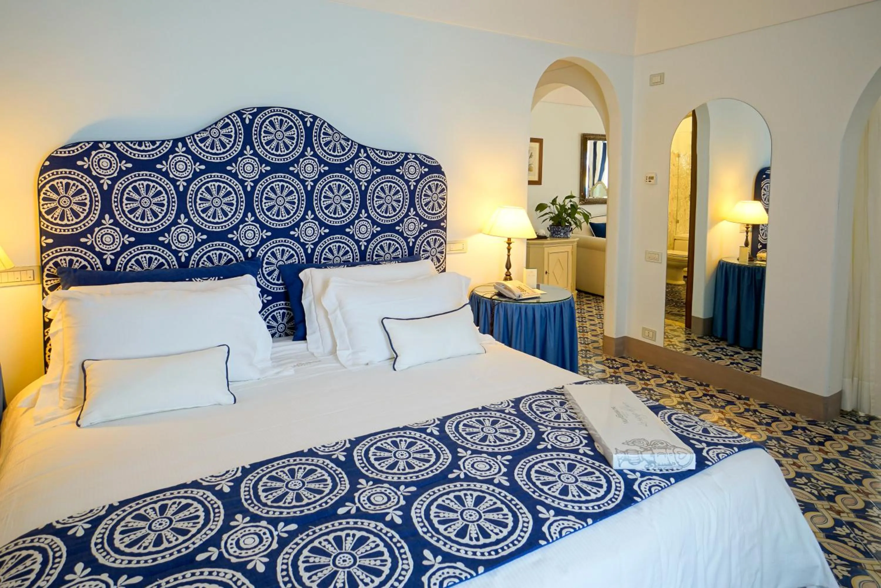 Bed in Hotel Villa Cimbrone