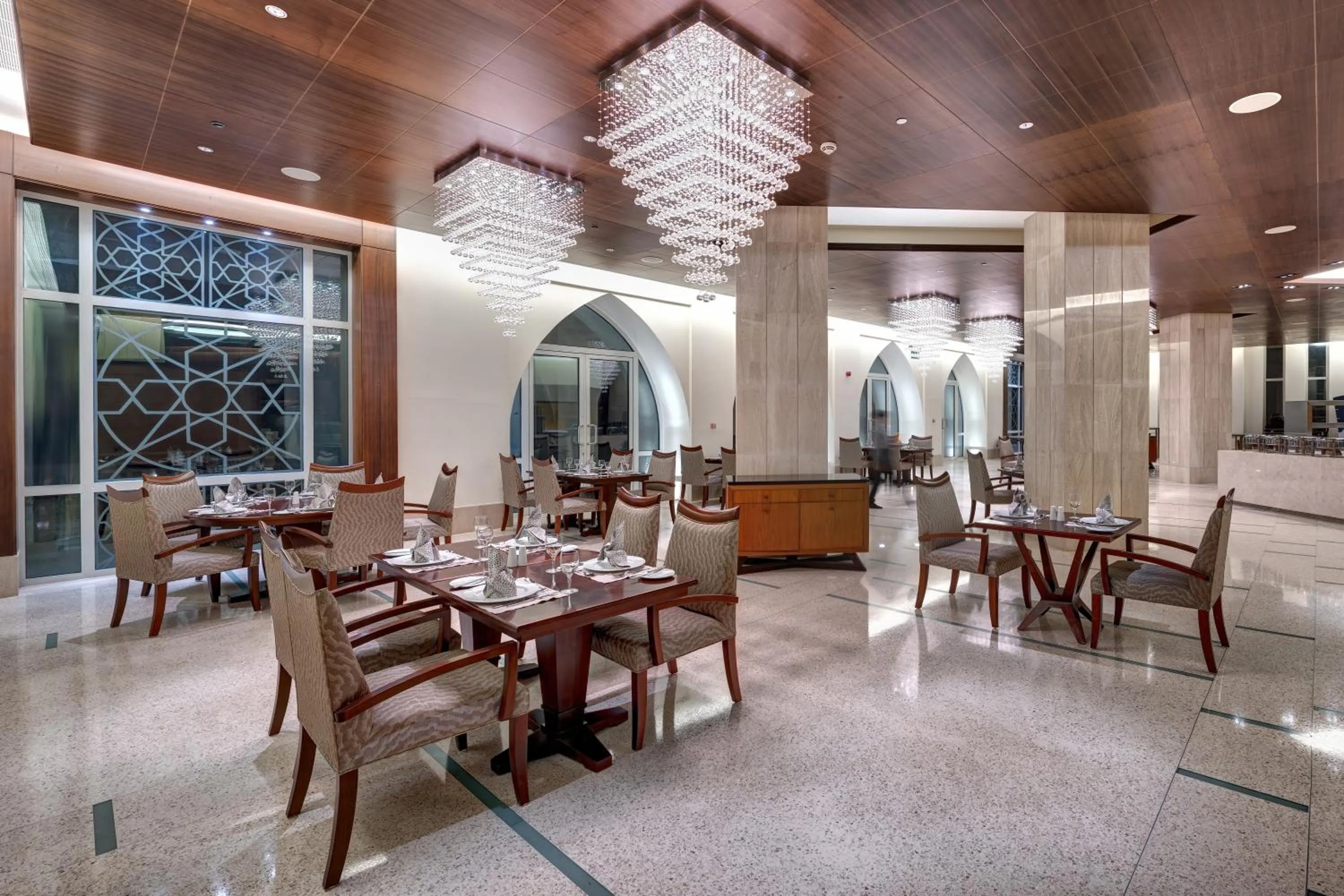 Restaurant/places to eat in Crowne Plaza Duqm by IHG
