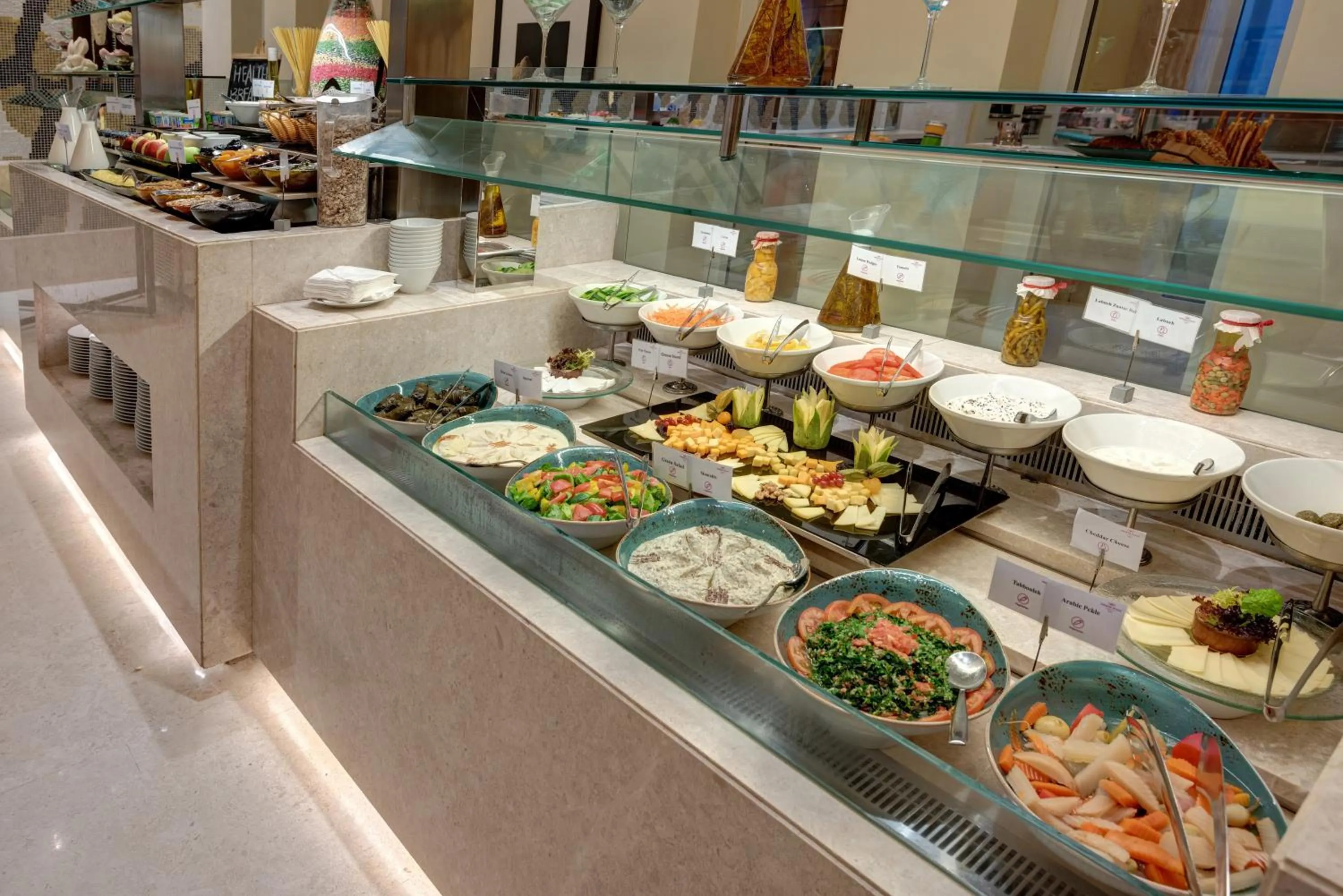 Restaurant/places to eat in Crowne Plaza Duqm by IHG