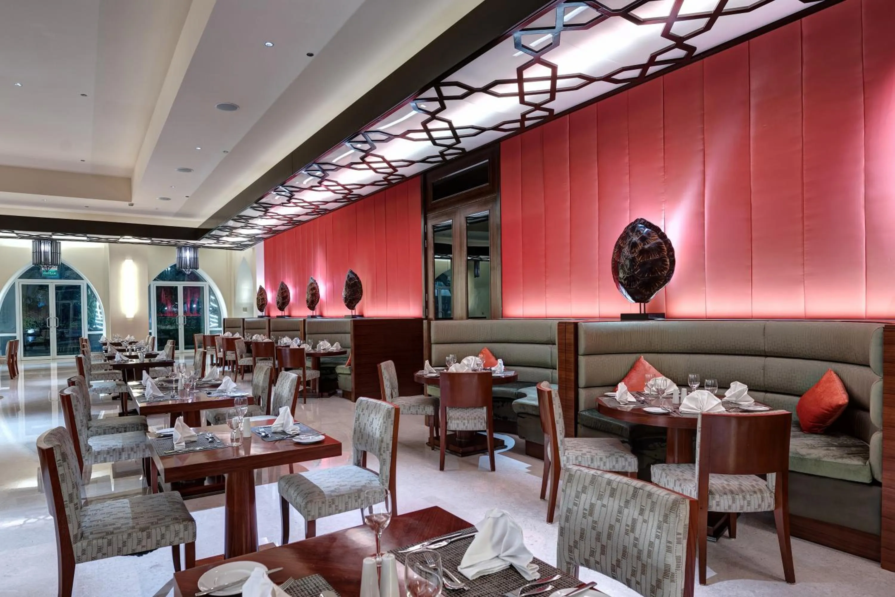 Restaurant/places to eat in Crowne Plaza Duqm by IHG