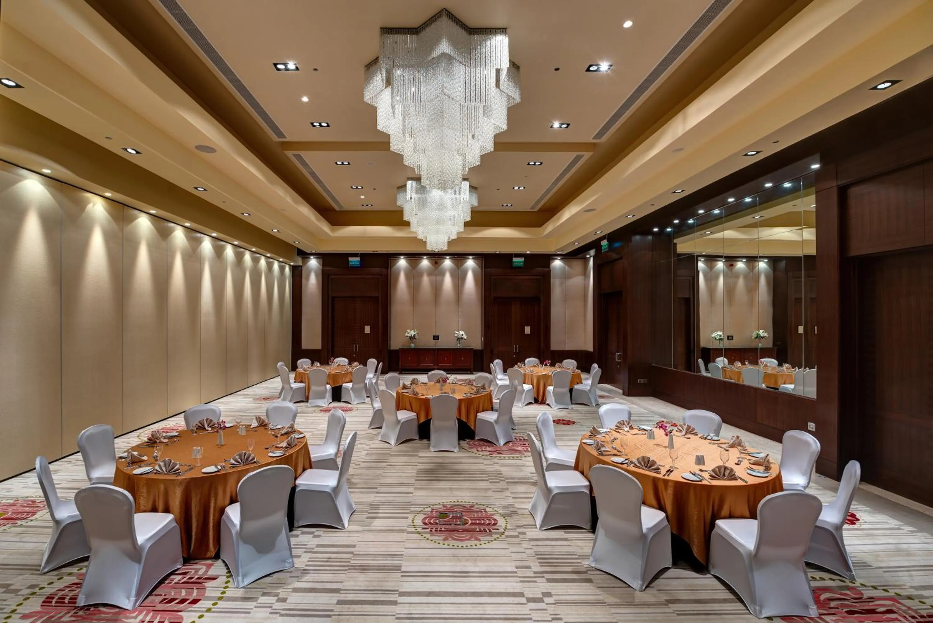 Banquet/Function facilities in Crowne Plaza Duqm by IHG
