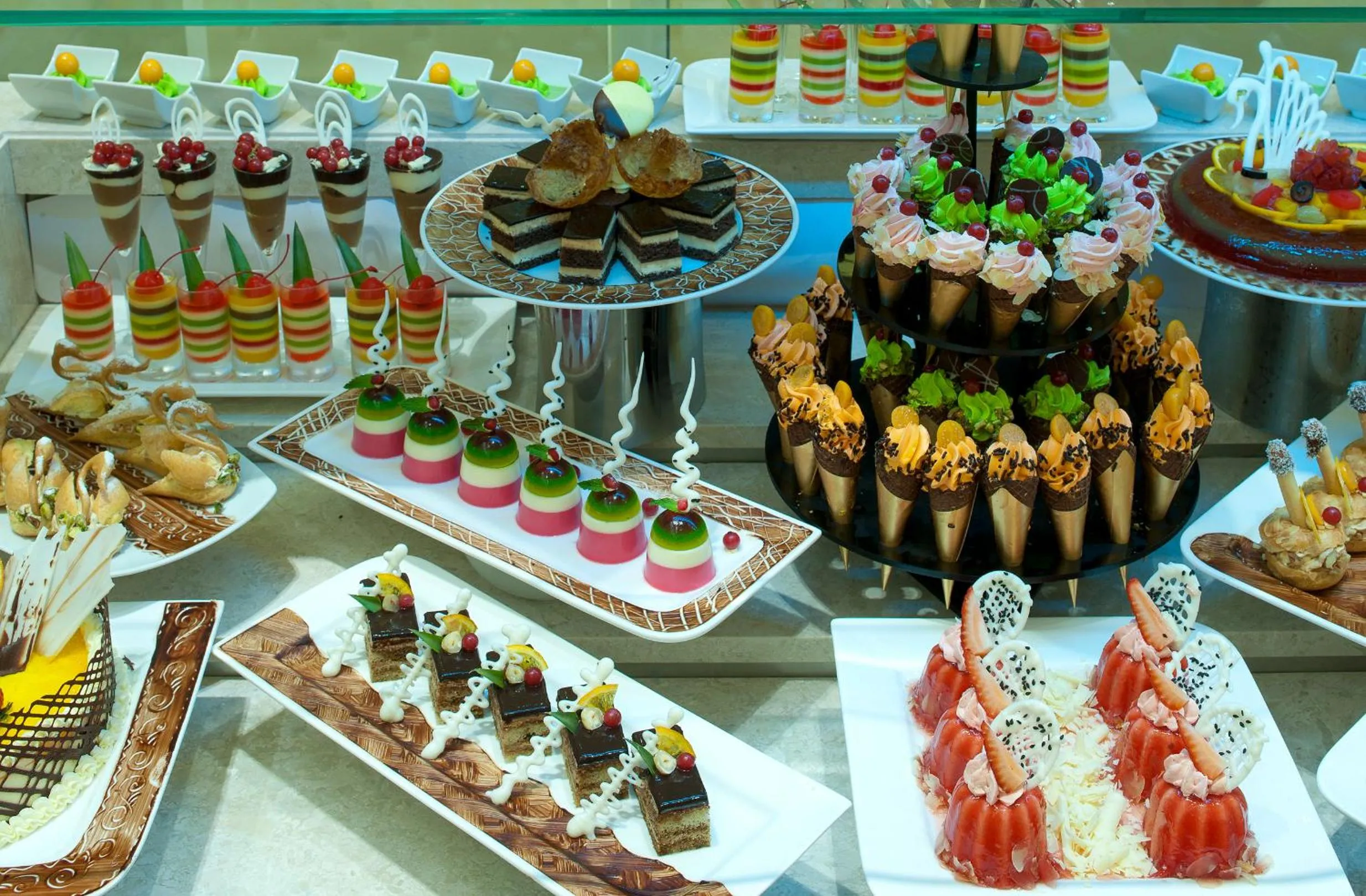 Restaurant/places to eat in Crowne Plaza Duqm by IHG