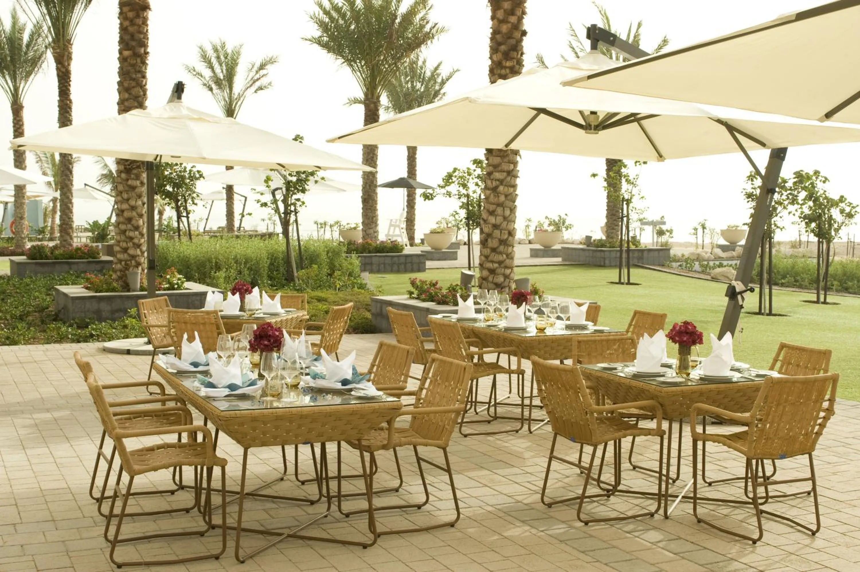 Restaurant/places to eat in Crowne Plaza Duqm by IHG