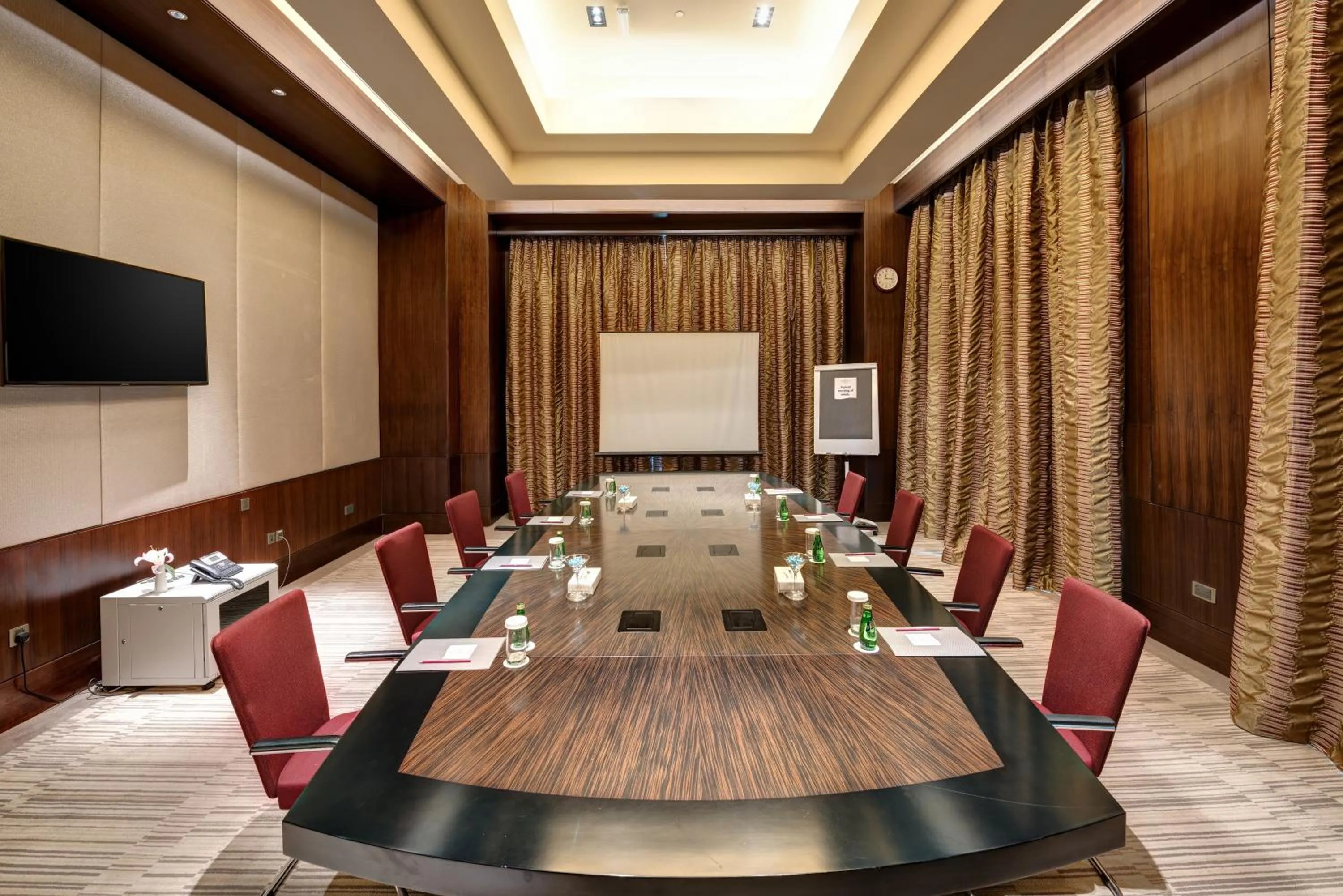 Meeting/conference room in Crowne Plaza Duqm by IHG