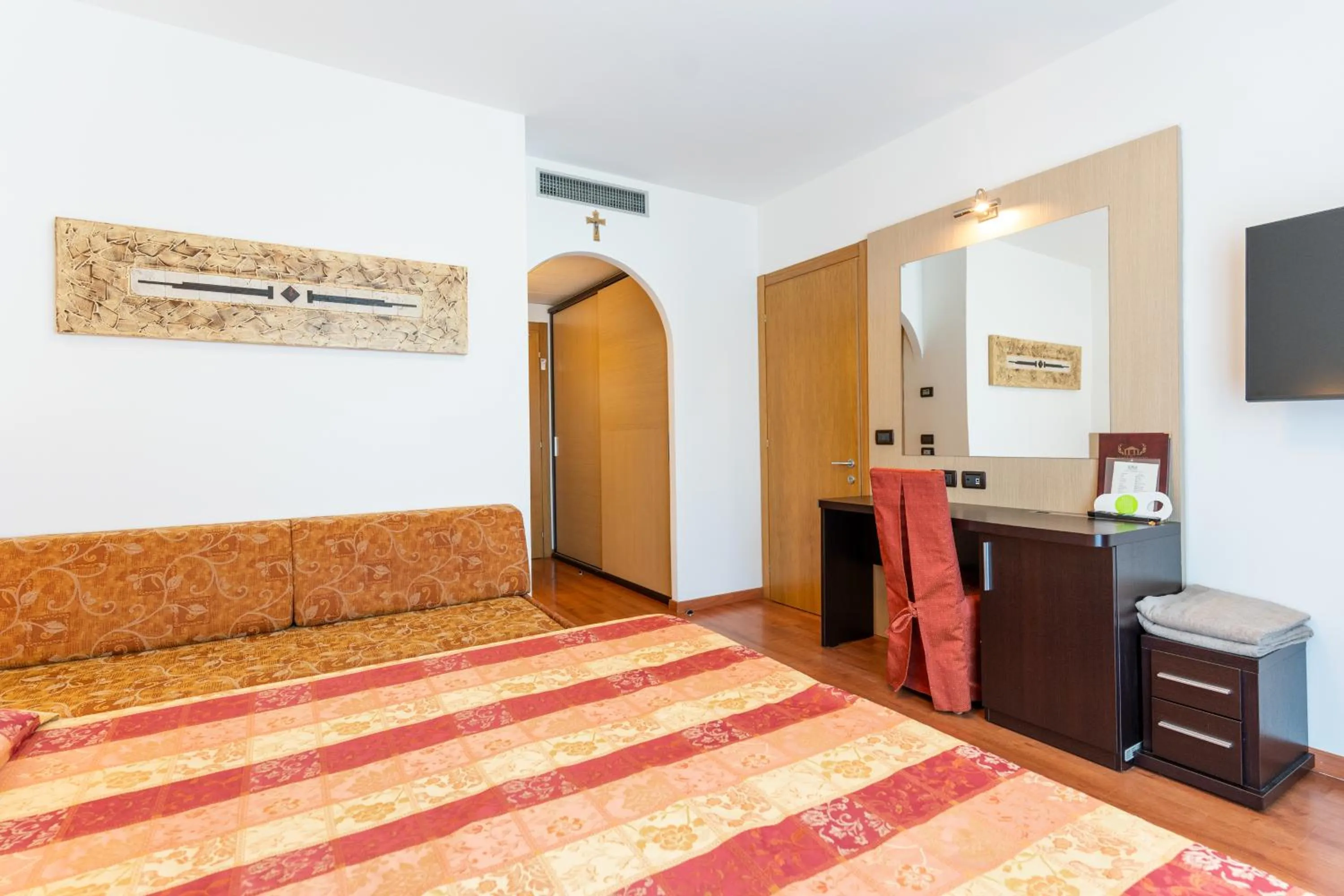 Bedroom, Bed in Hotel Olympus