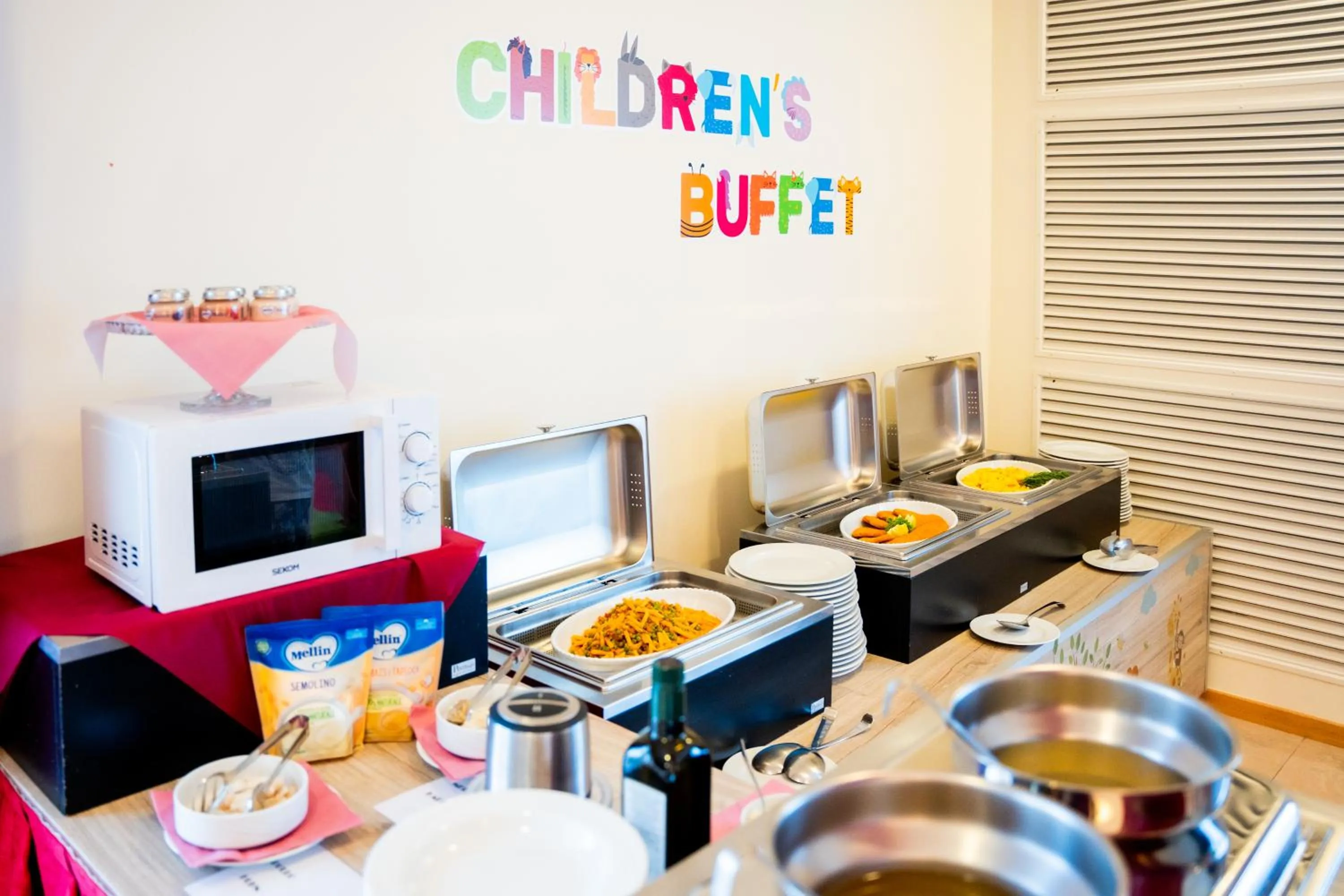 Restaurant/places to eat in Hotel Olympus