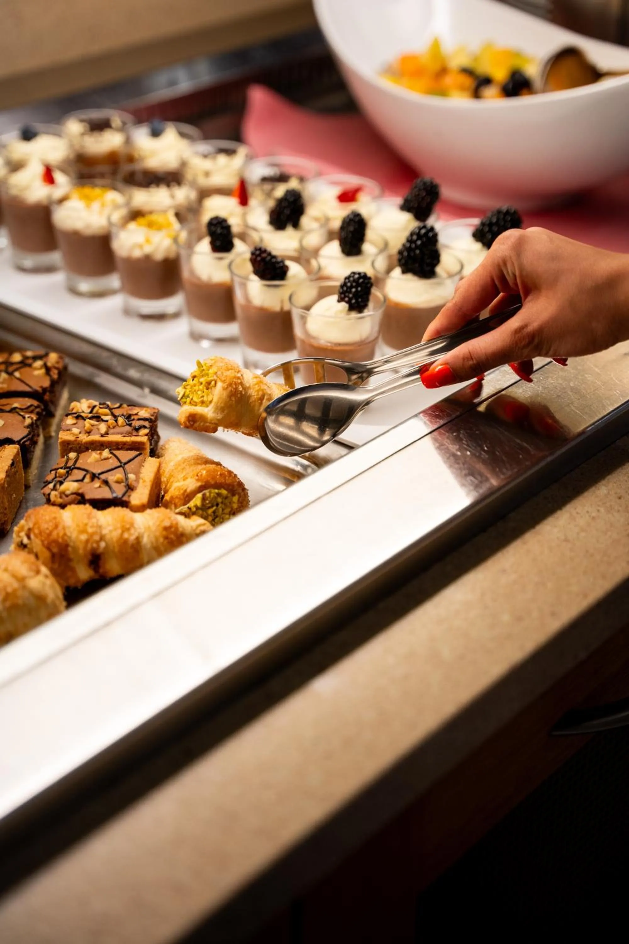 Restaurant/places to eat in Hotel Olympus