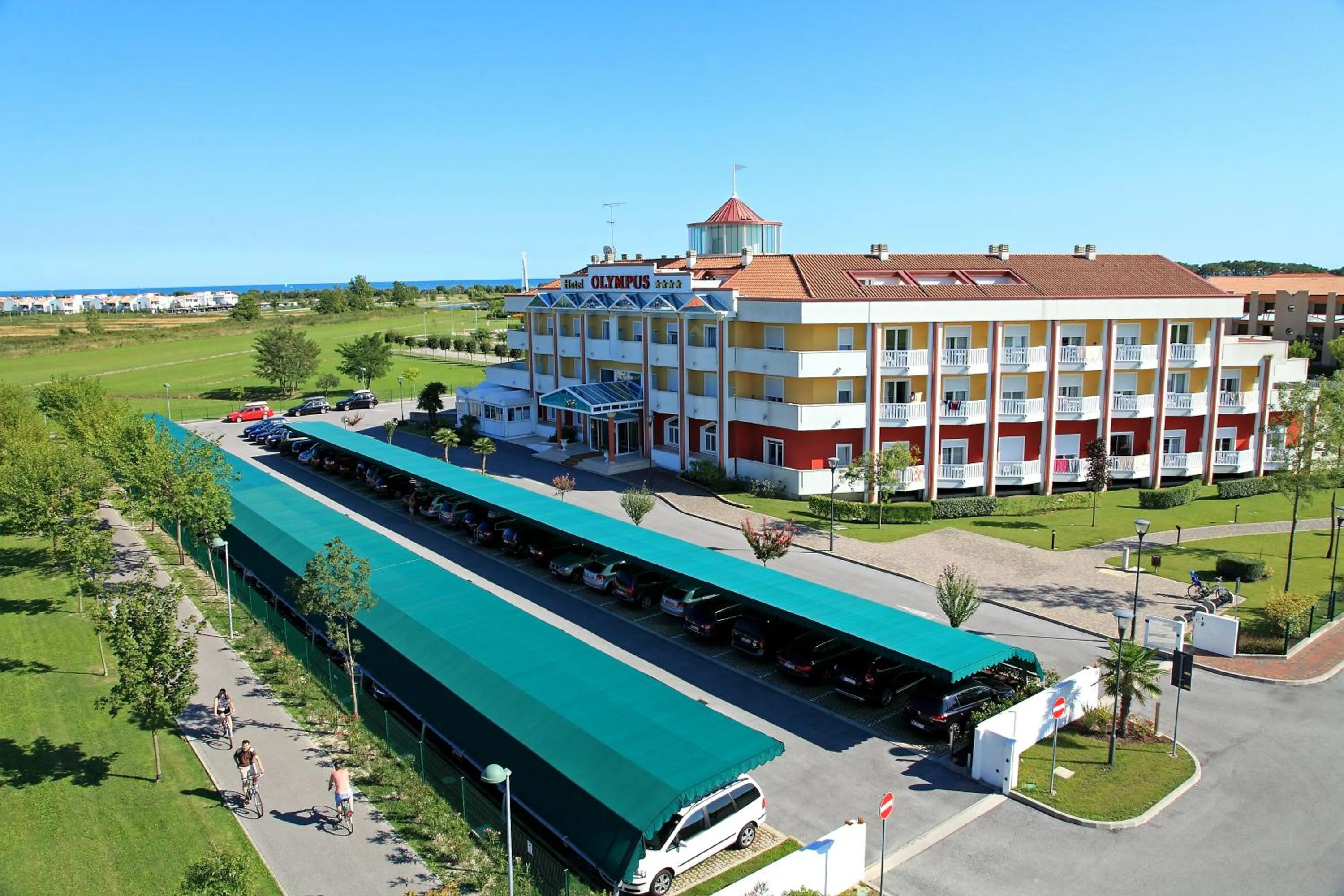 Parking in Hotel Olympus