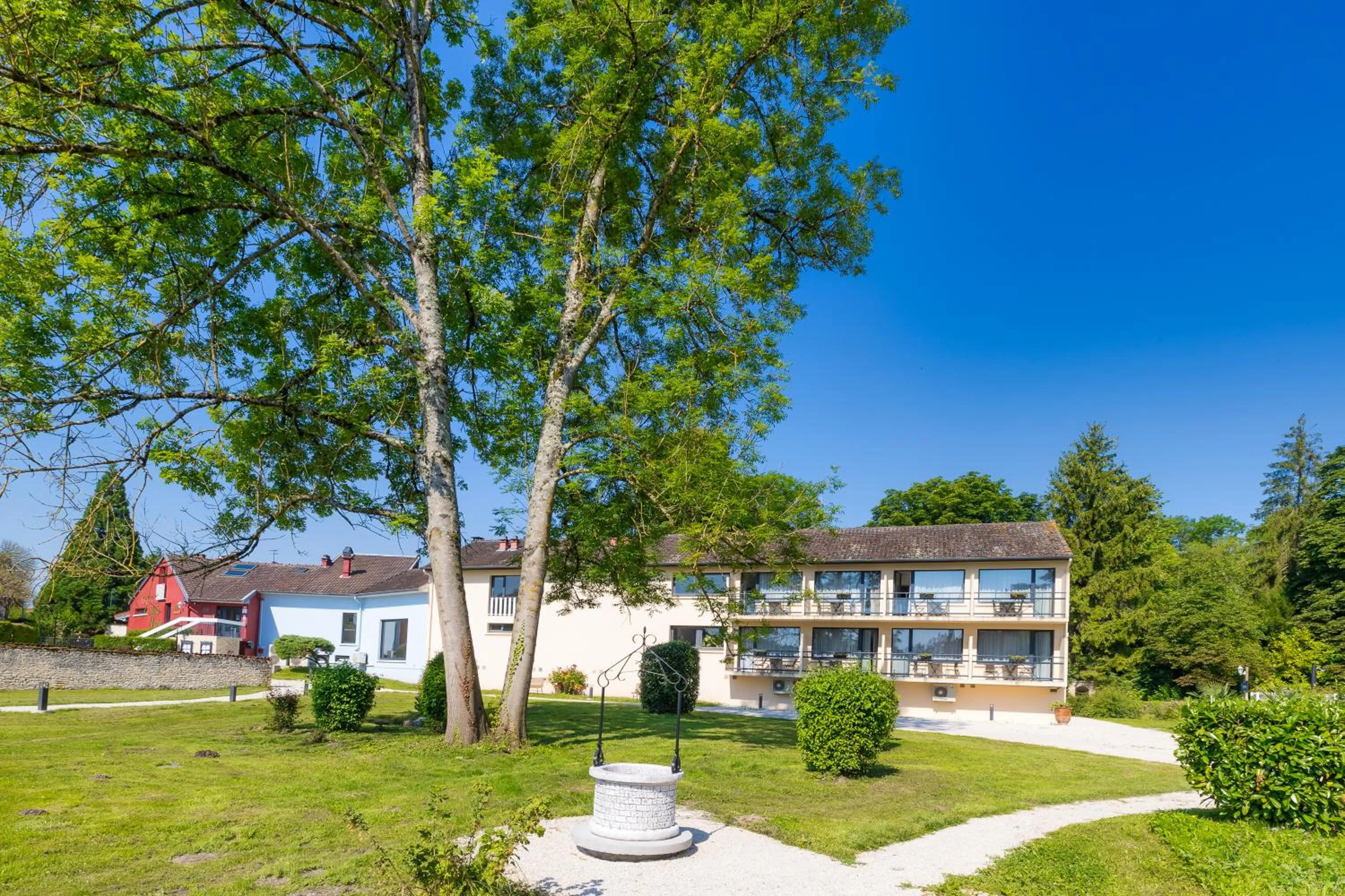 Property building in Le Moulin Du Landion Hôtel et Spa