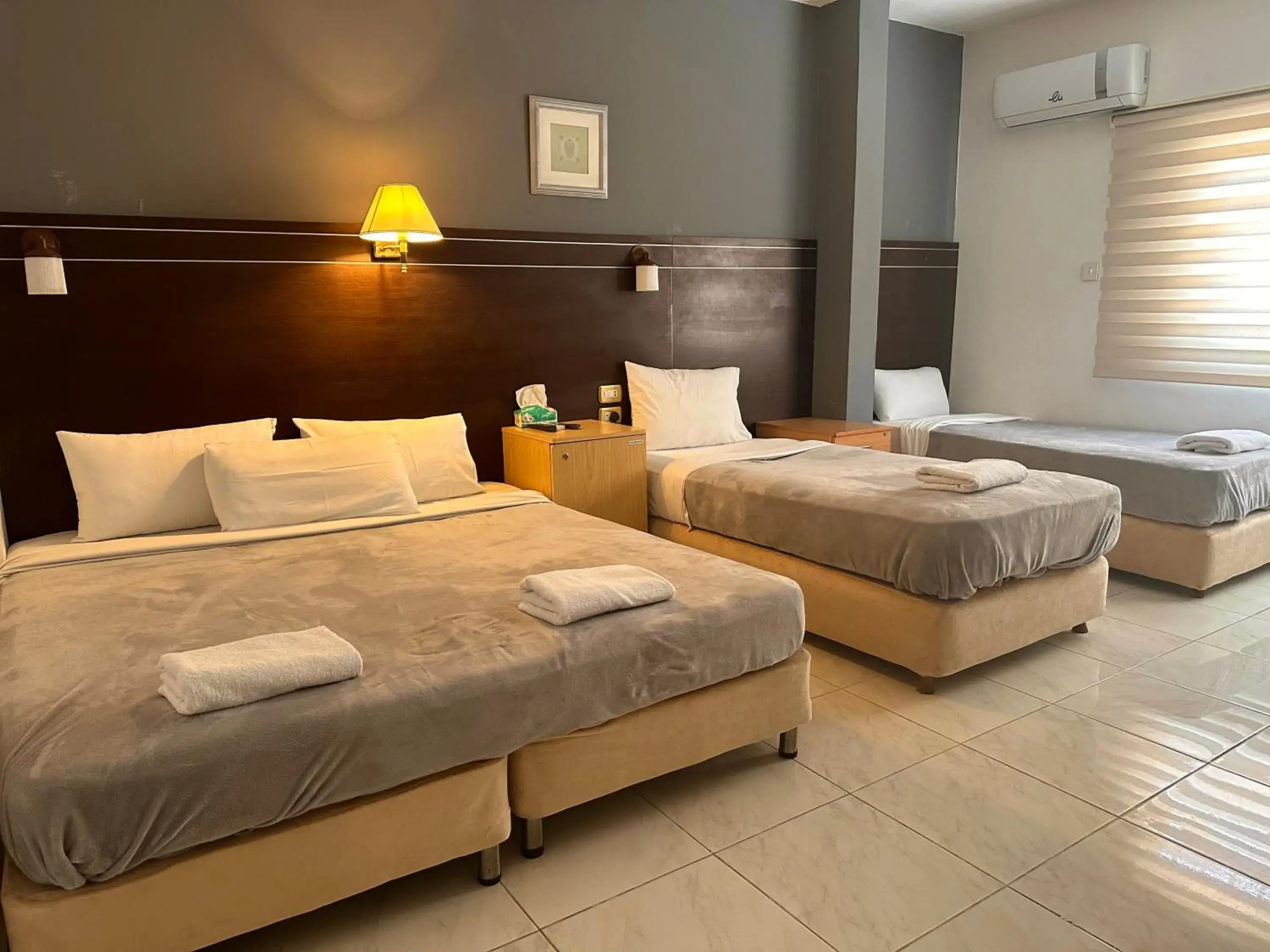 Quadruple Room in Petra Town Check-Inn Quadruple Room in Petra Town Check-Inn
