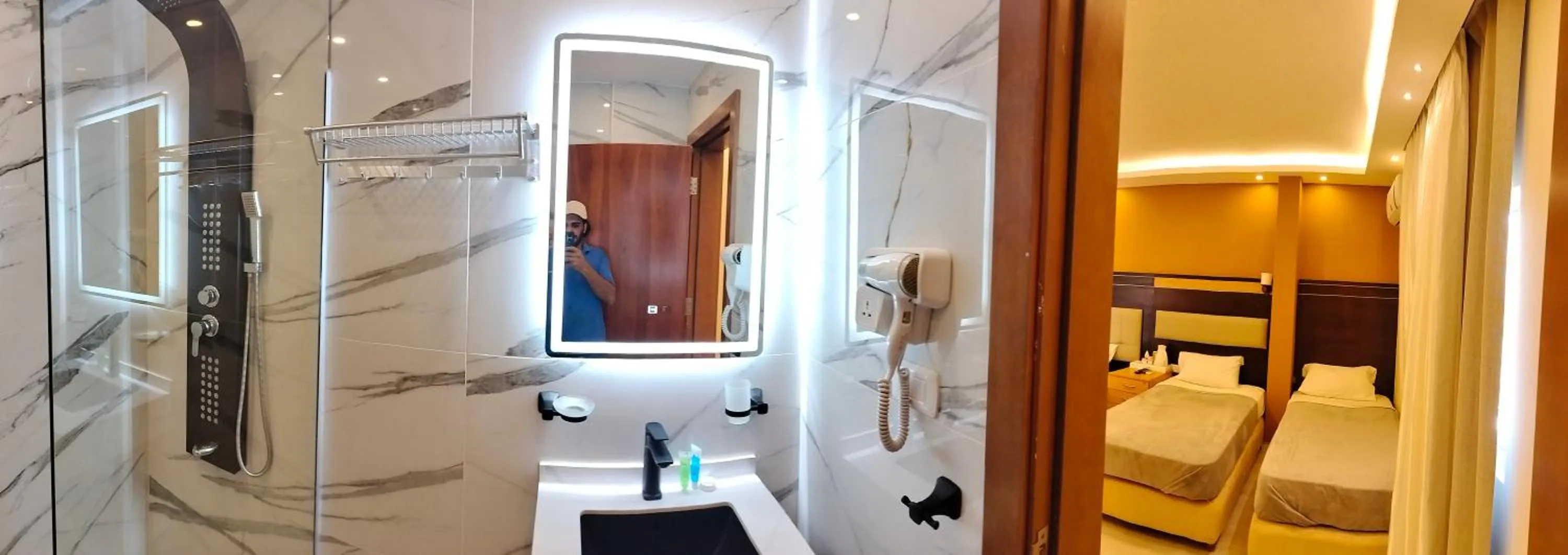 Bathroom in Petra Town Check-Inn