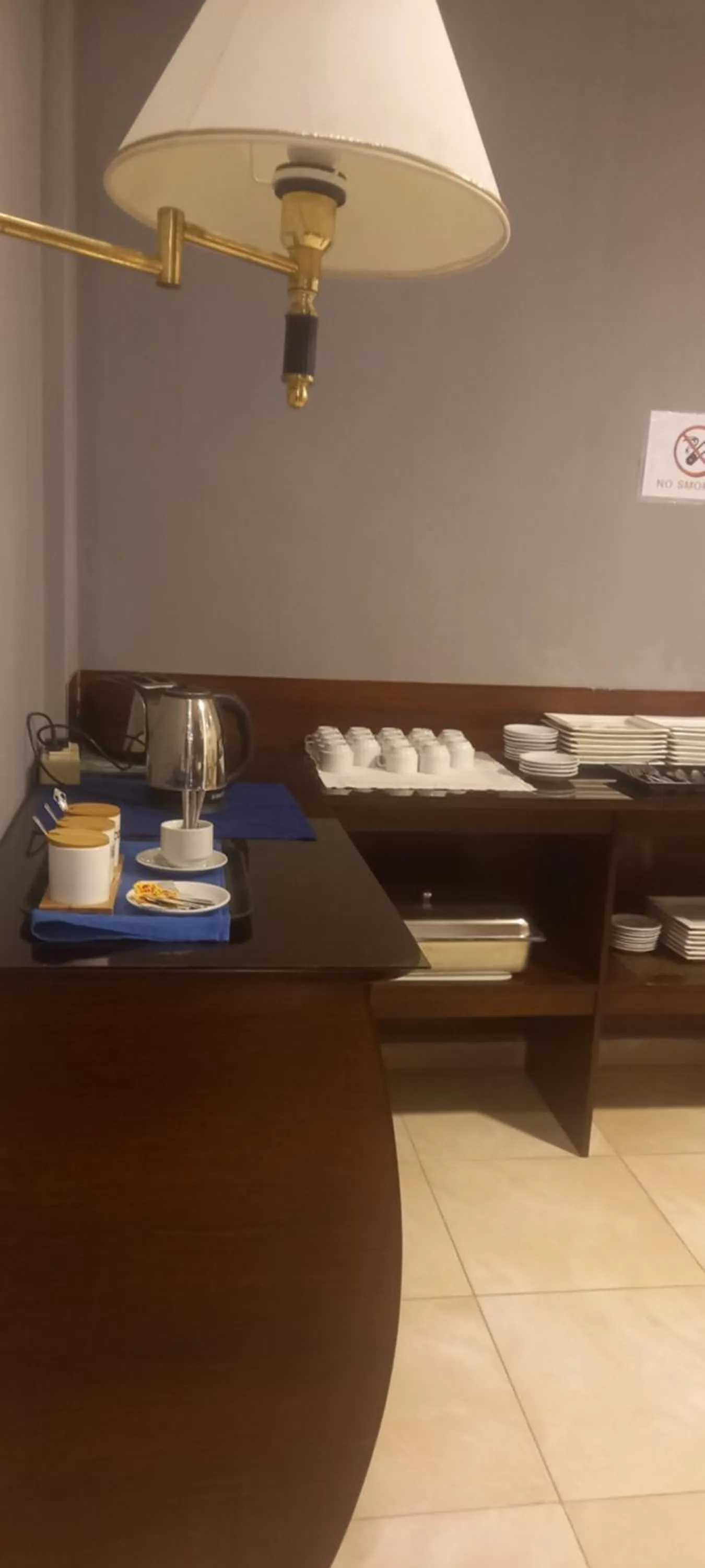 Dining area in Petra Town Check-Inn