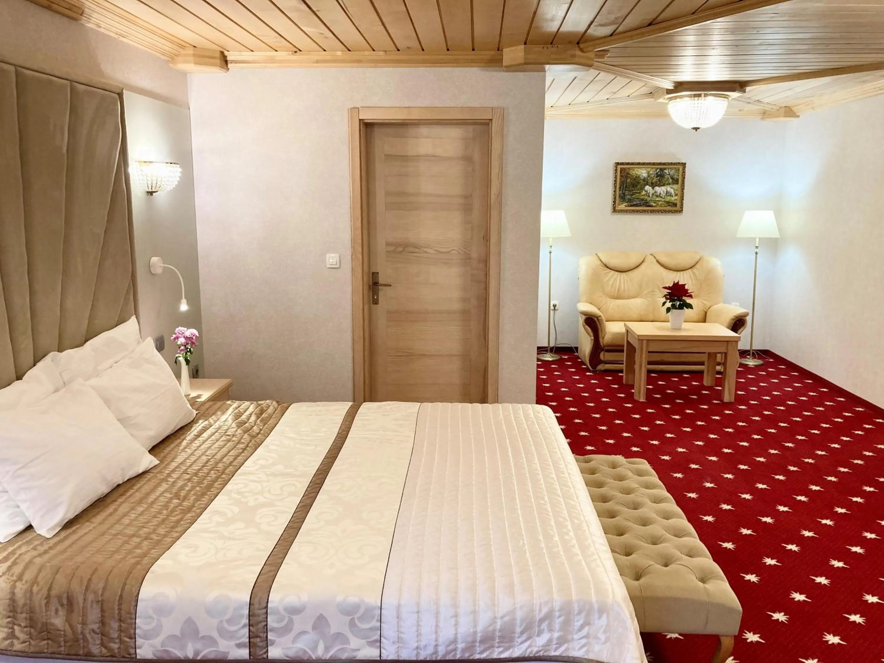 Property building, Bed in Hotel Planinka