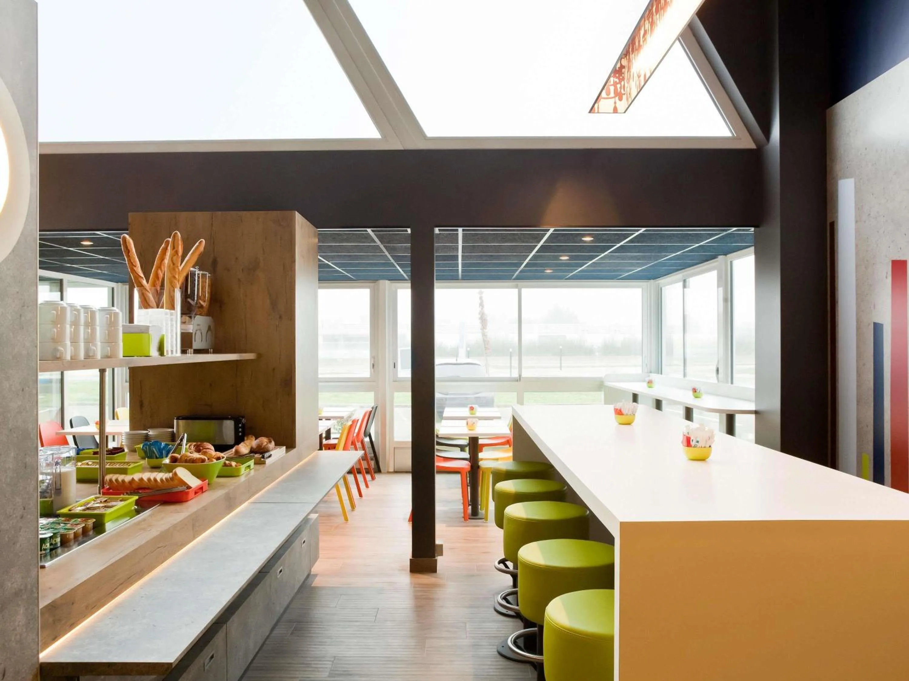 Breakfast in ibis budget Pontault Combault RN4 Marne La Vallée