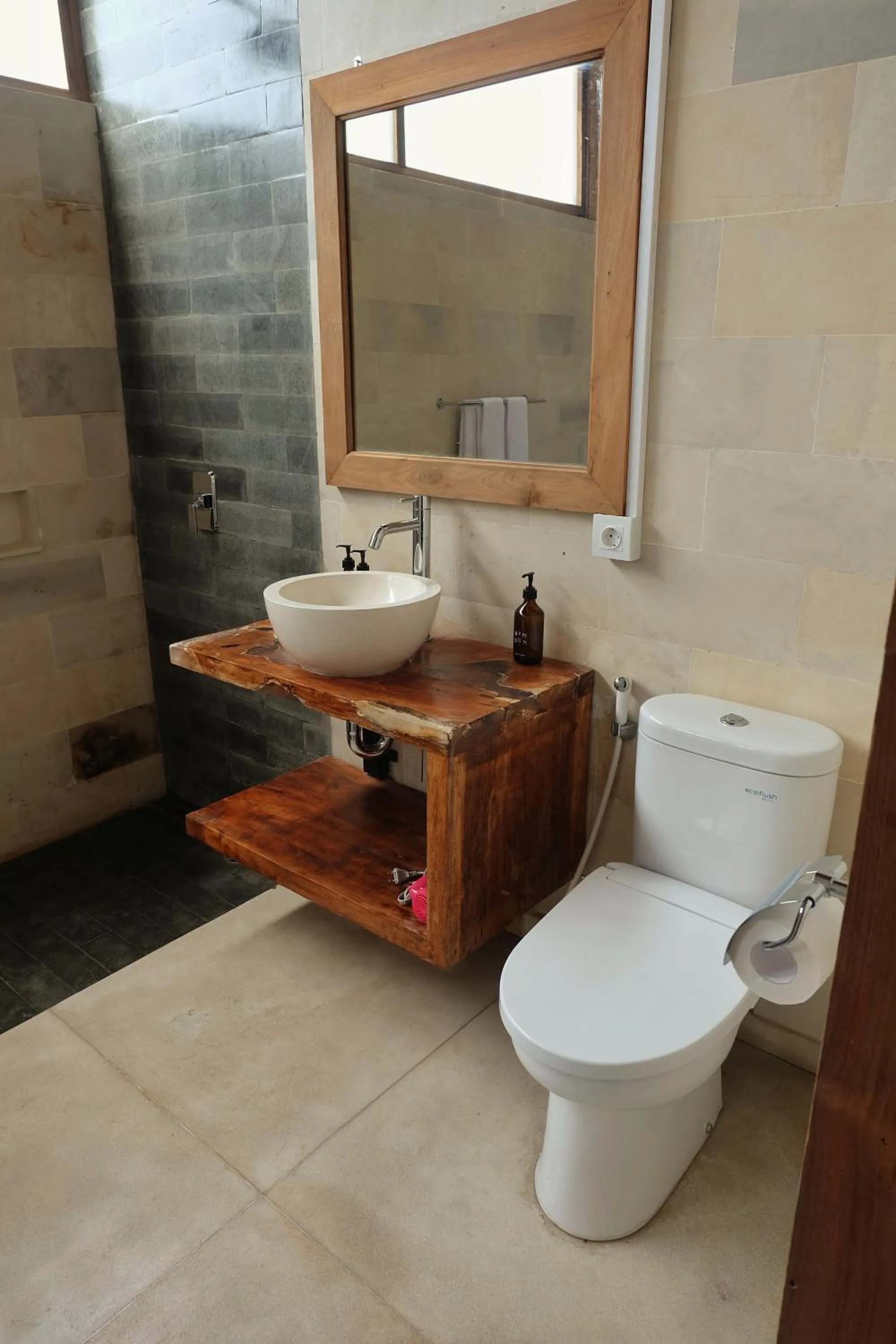 Toilet in Rimbun Canggu Villa