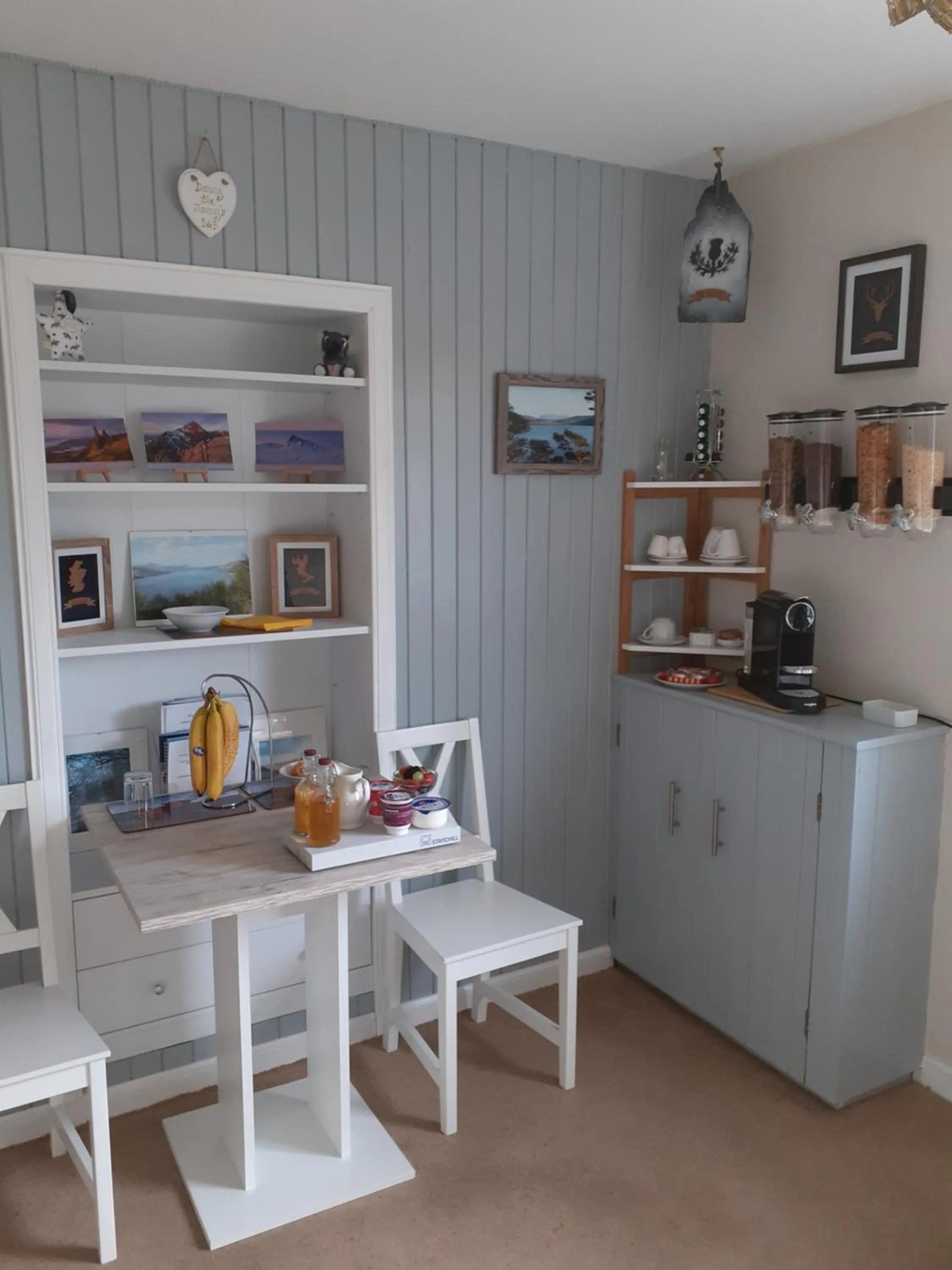 Food and drinks in The Kemps Guest House