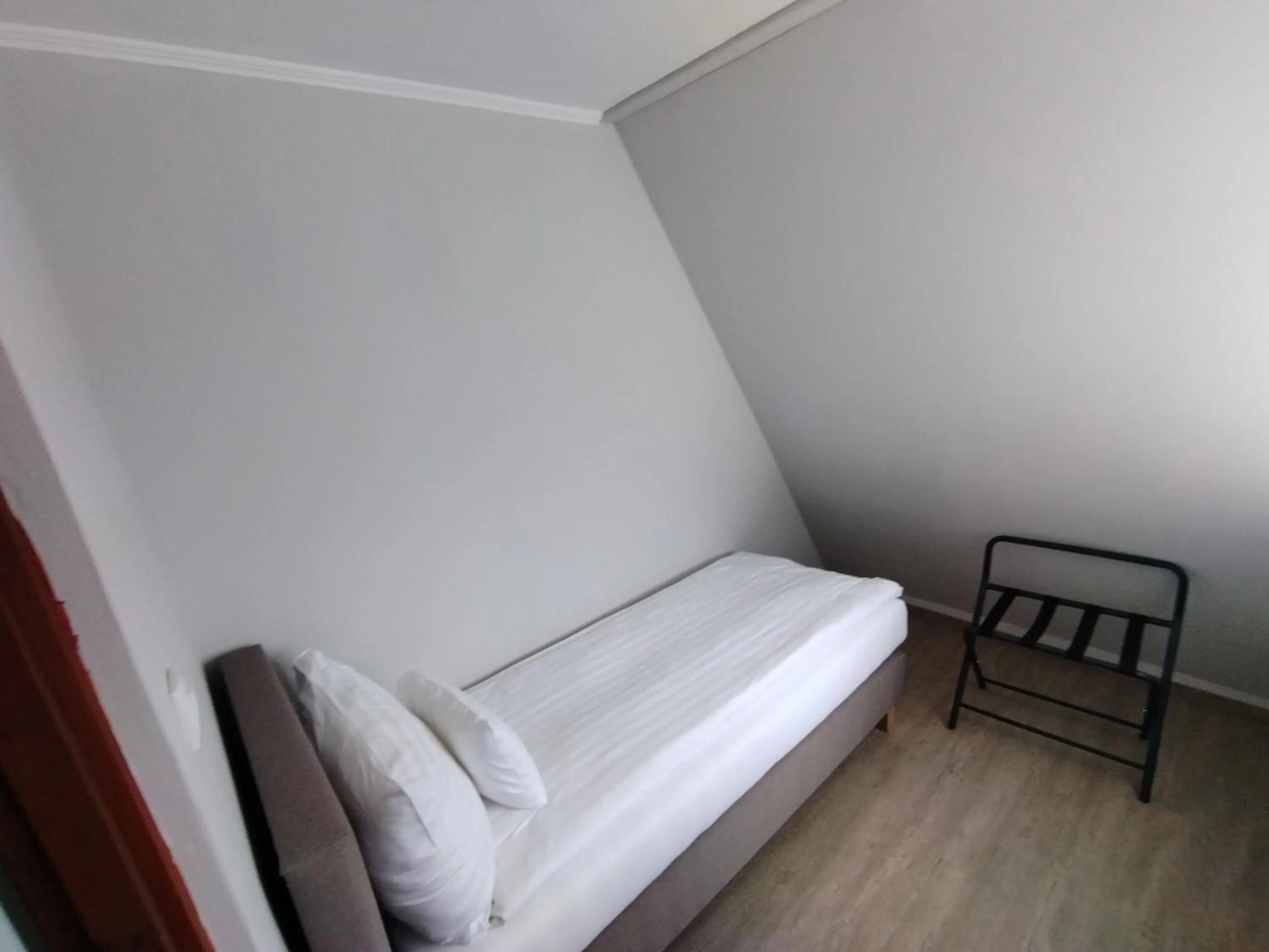 Bedroom, Bed in Viking Hotel