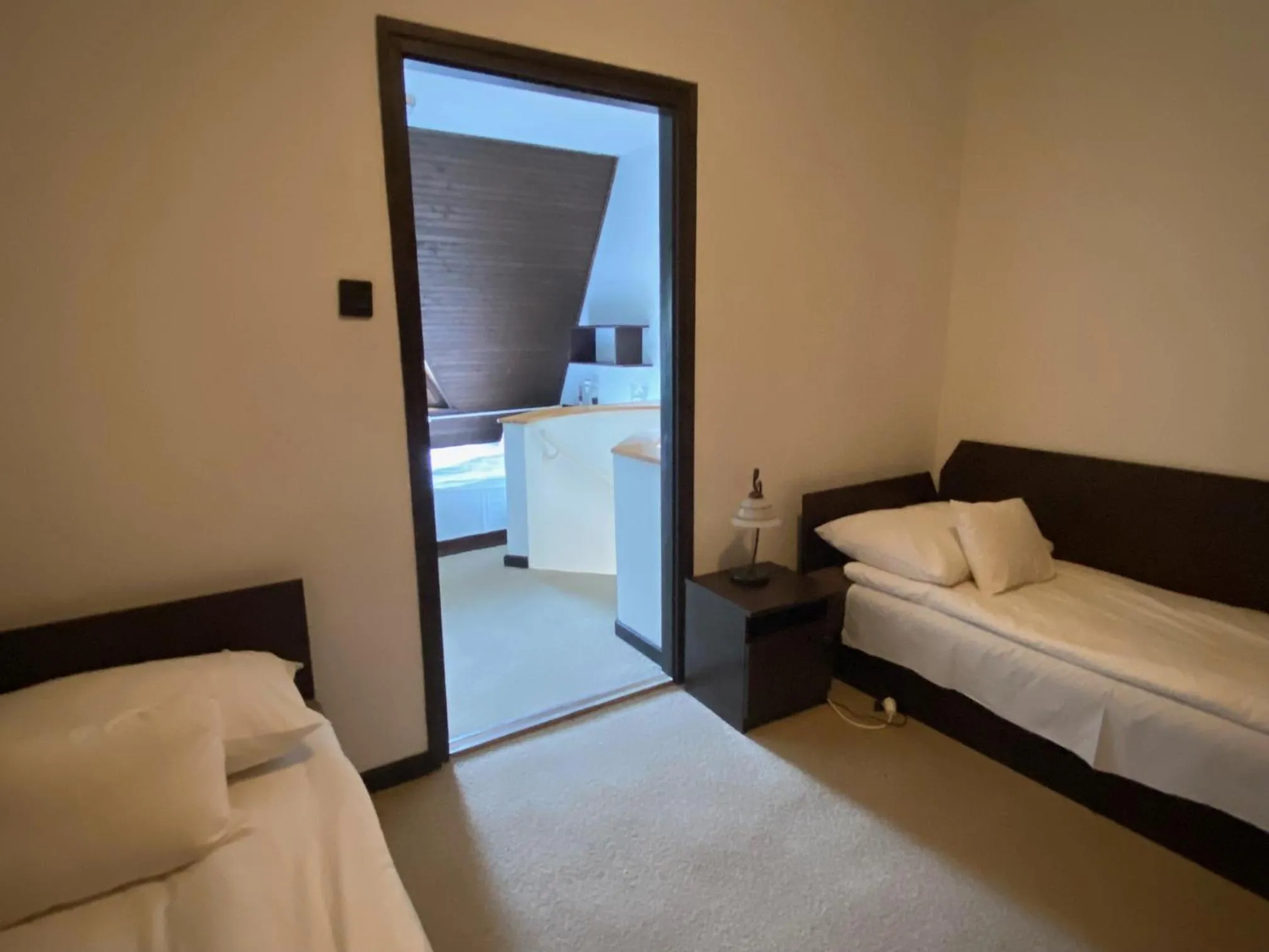 Bedroom, Bed in Viking Hotel