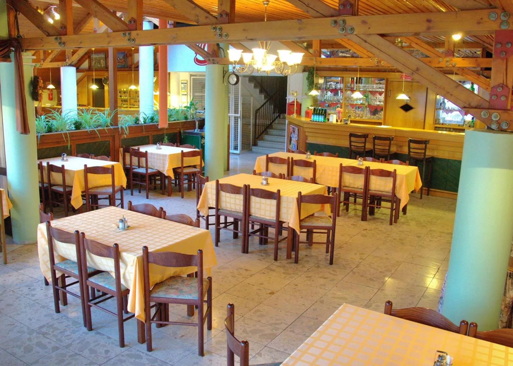 Restaurant/places to eat in Viking Hotel