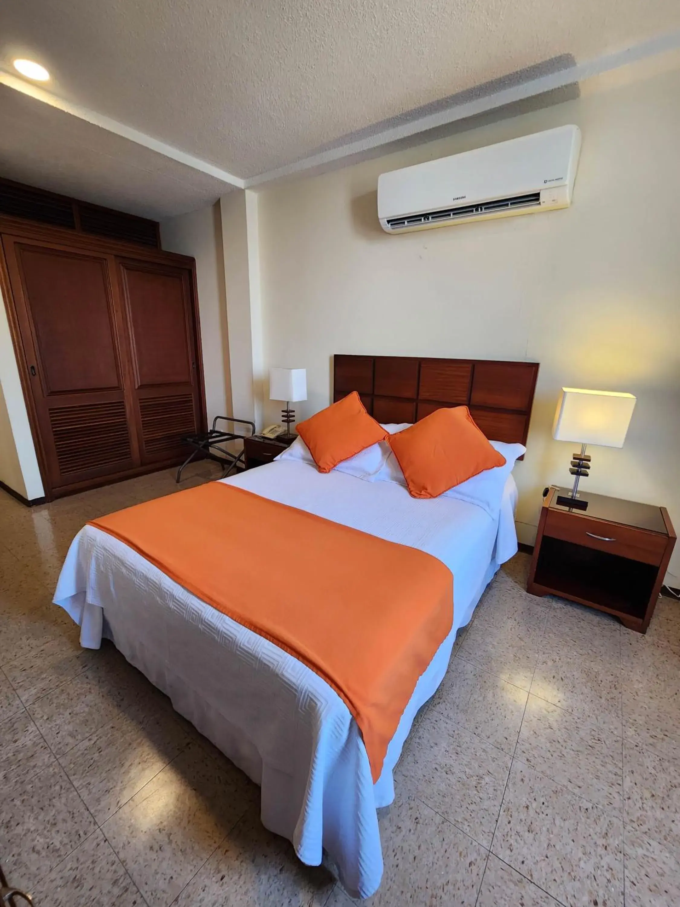 Economy Double Room in Hotel Anaconda Economy Double Room in Hotel Anaconda