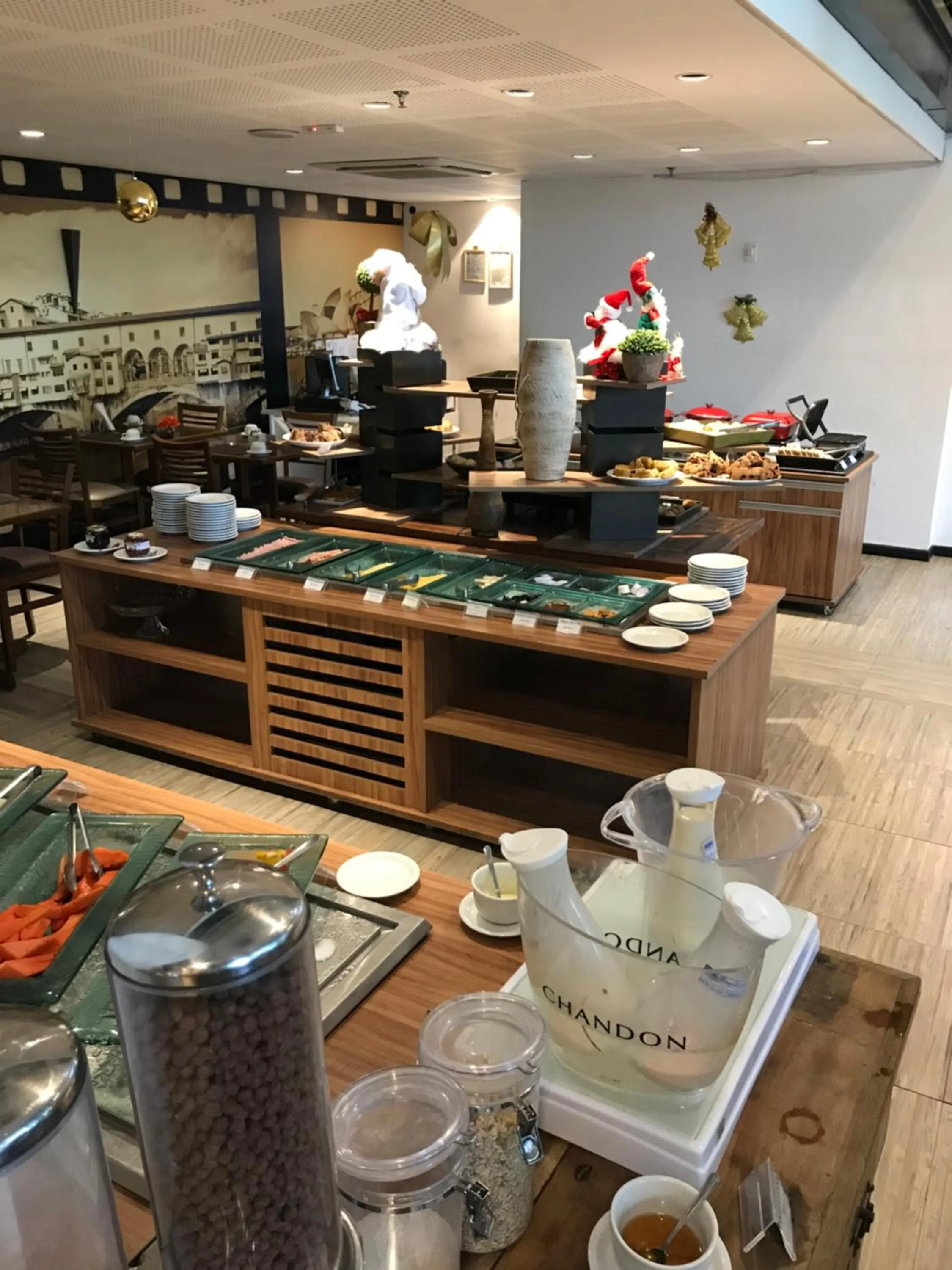 Restaurant/places to eat in Boulevard Residencial