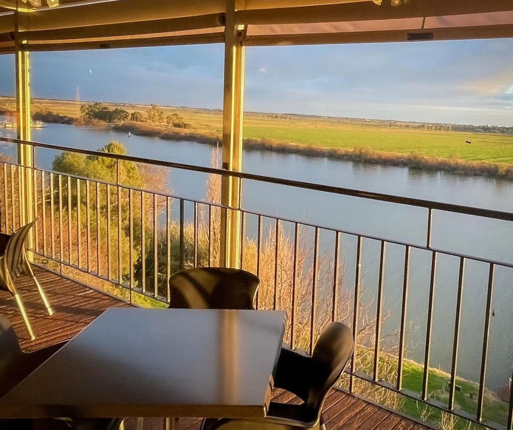 River view in Tailem Bend Riverside Hotel