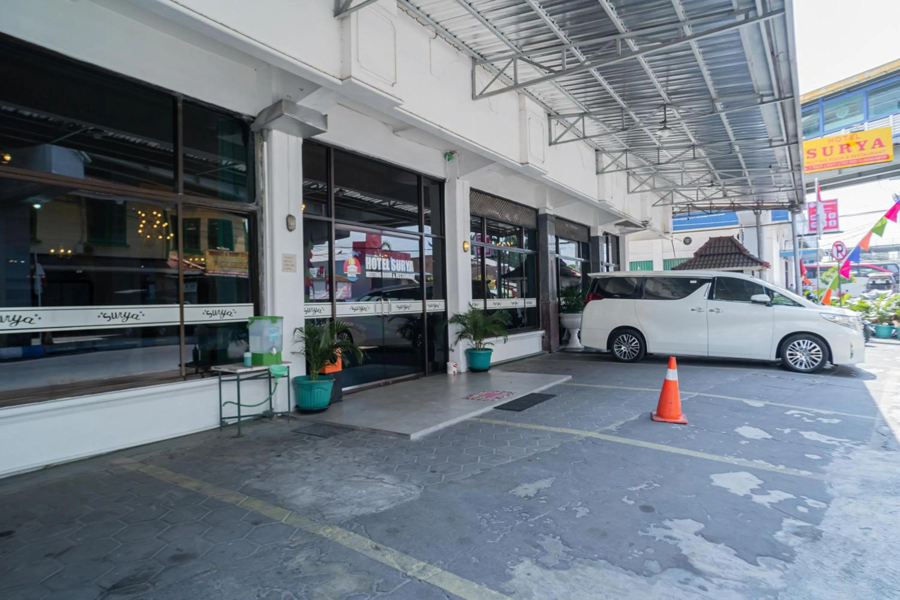 Facade/entrance in RedDoorz Plus at Hotel Surya Solo