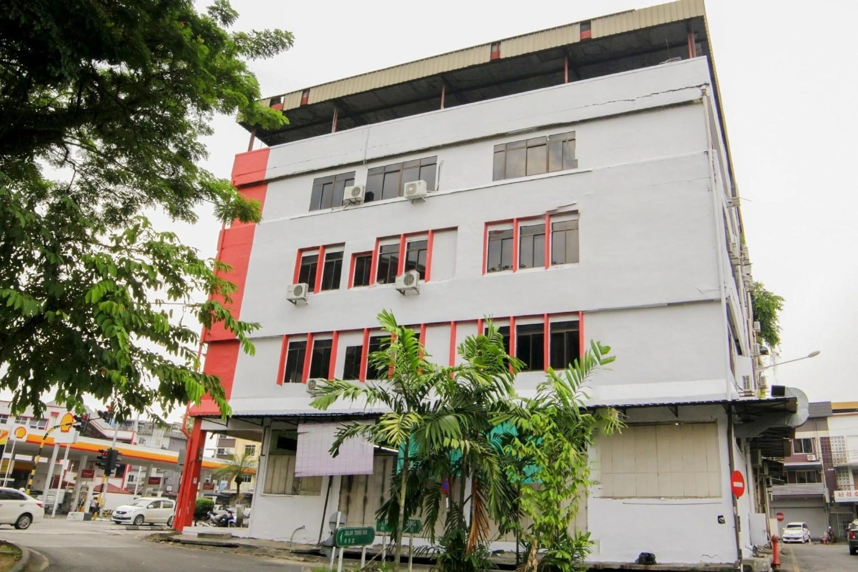 Facade/entrance in OYO 1173 Mandyrin Hotel