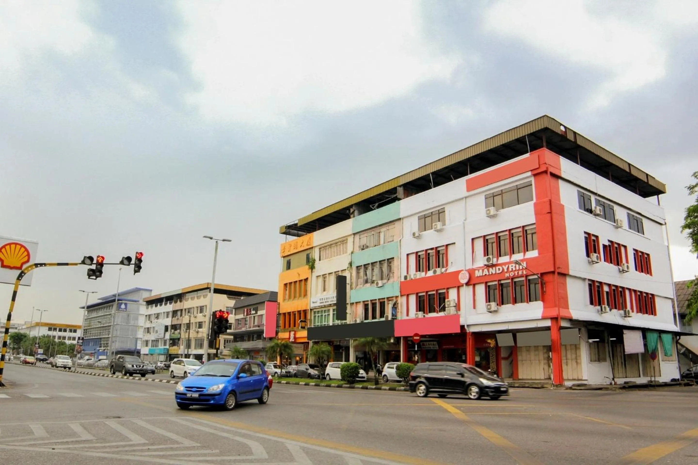 Facade/entrance in OYO 1173 Mandyrin Hotel