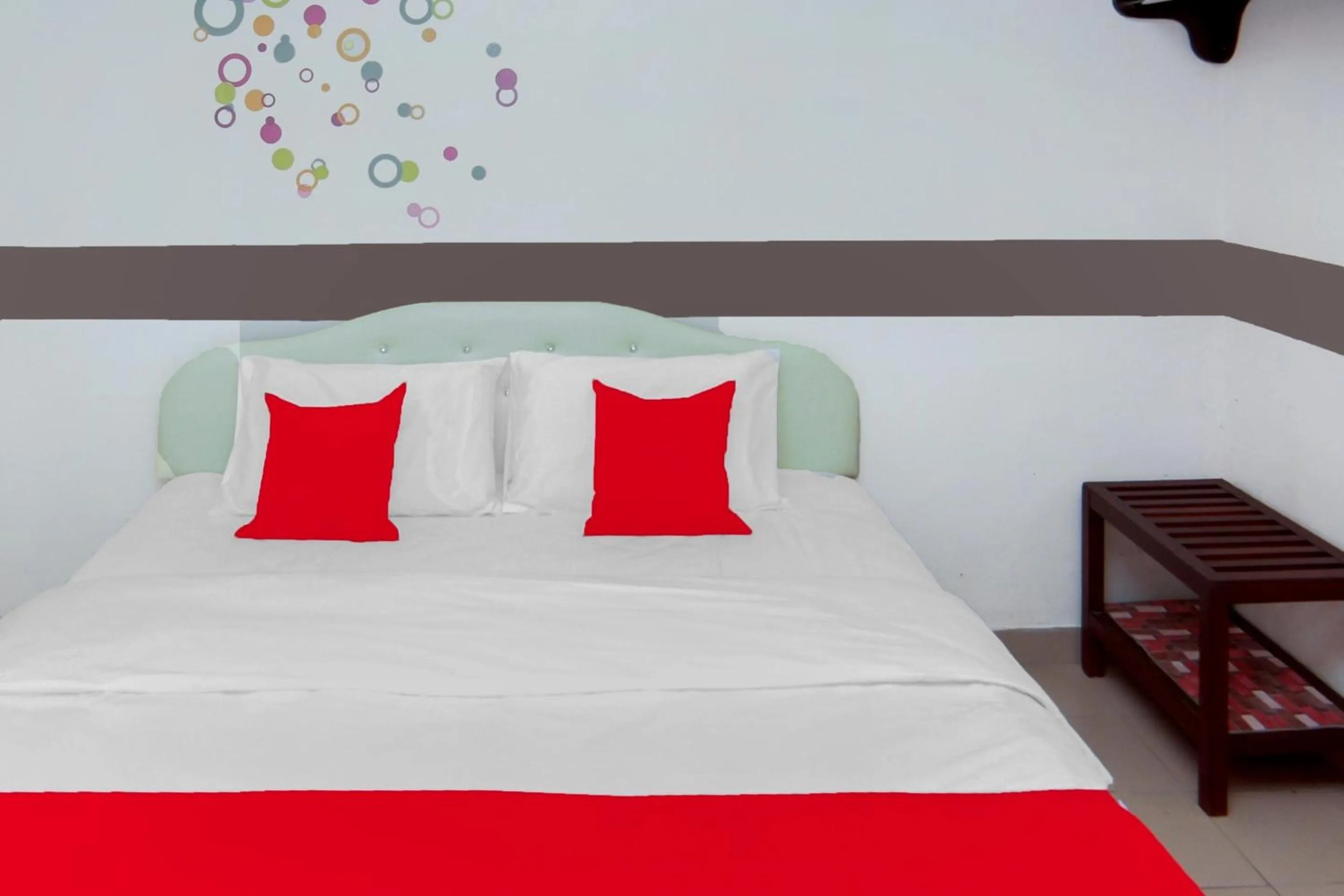 Bedroom, Bed in OYO 1173 Mandyrin Hotel