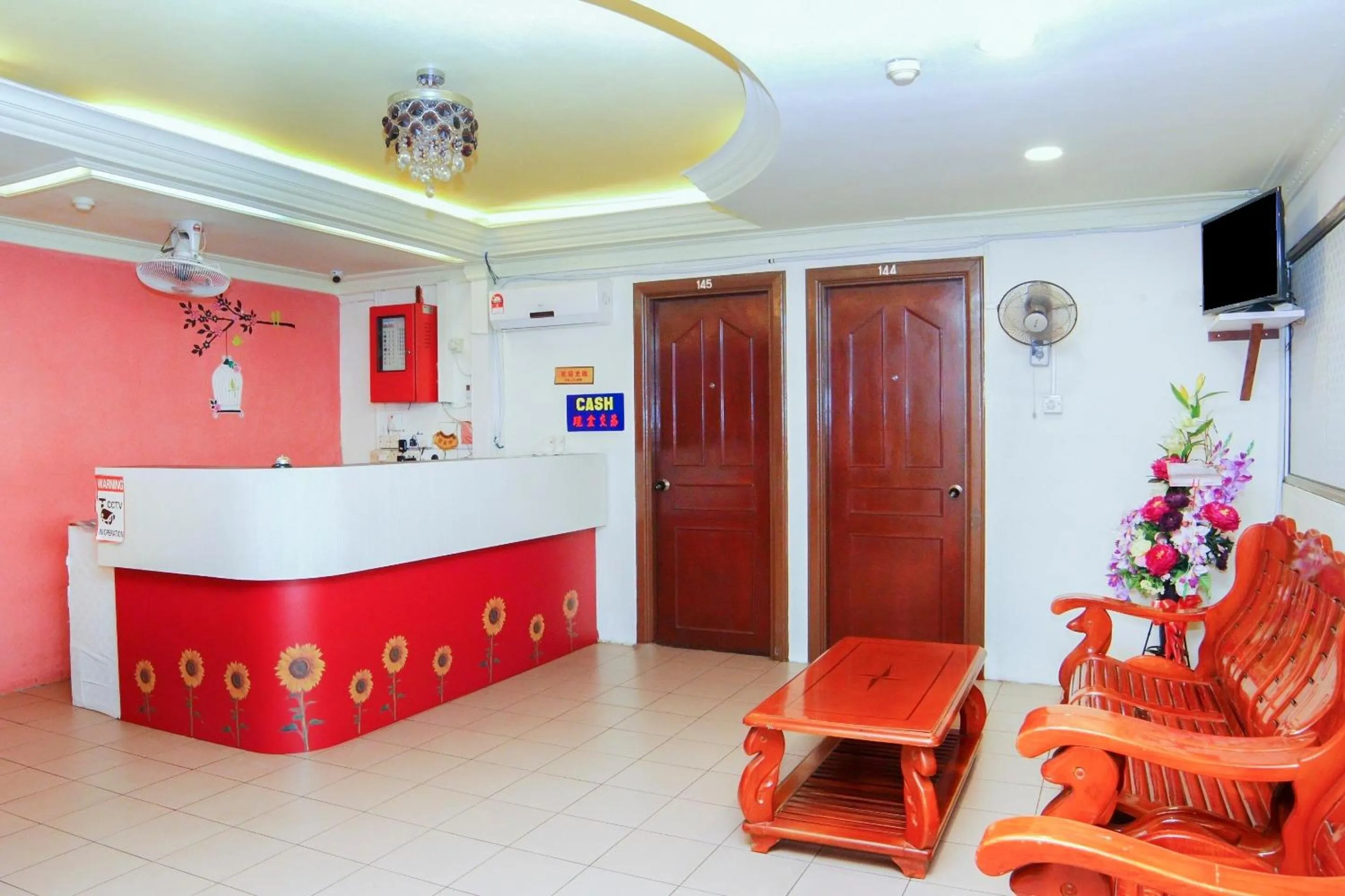 Lobby or reception in OYO 1173 Mandyrin Hotel