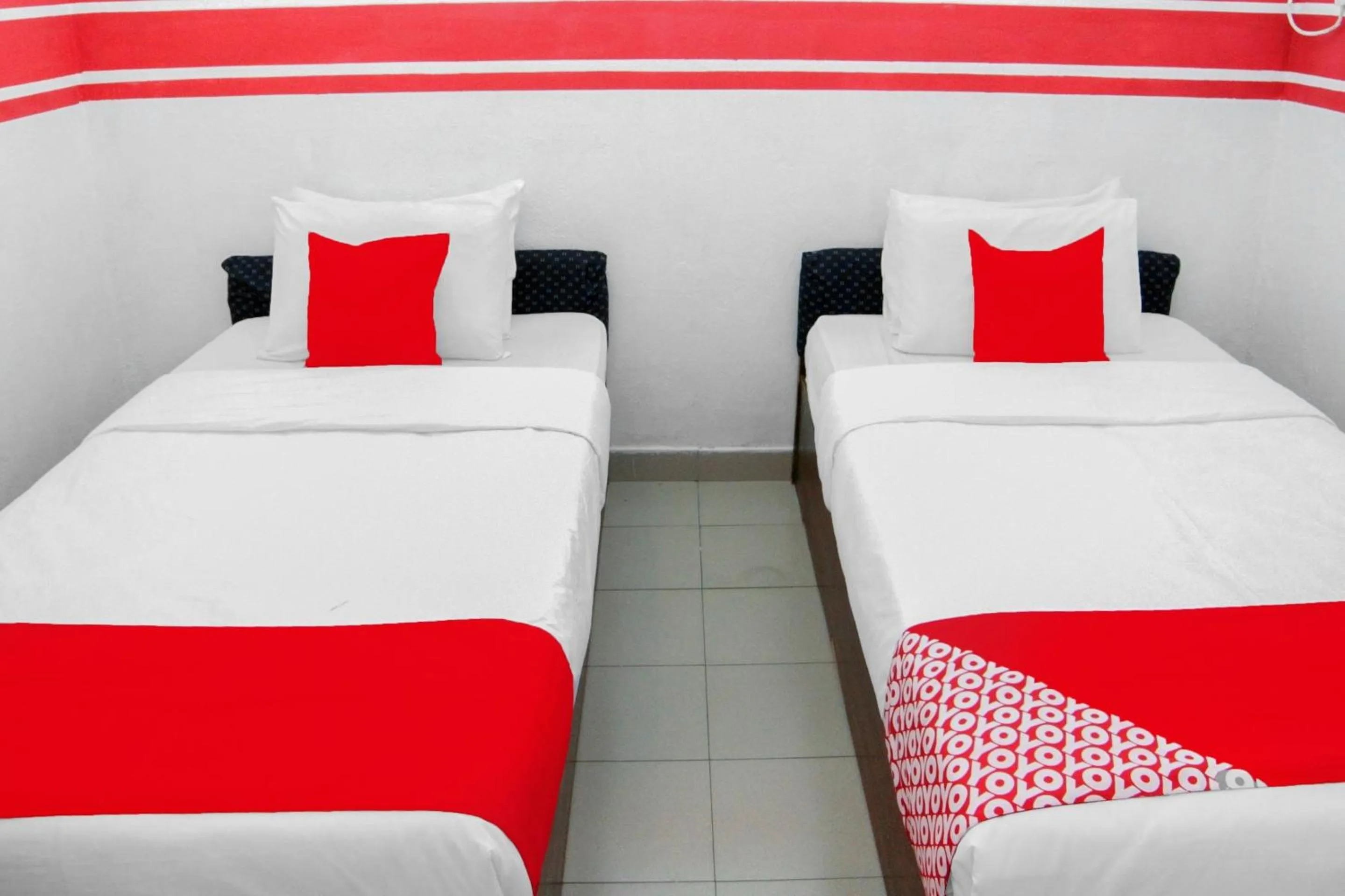 Bedroom, Bed in OYO 1173 Mandyrin Hotel