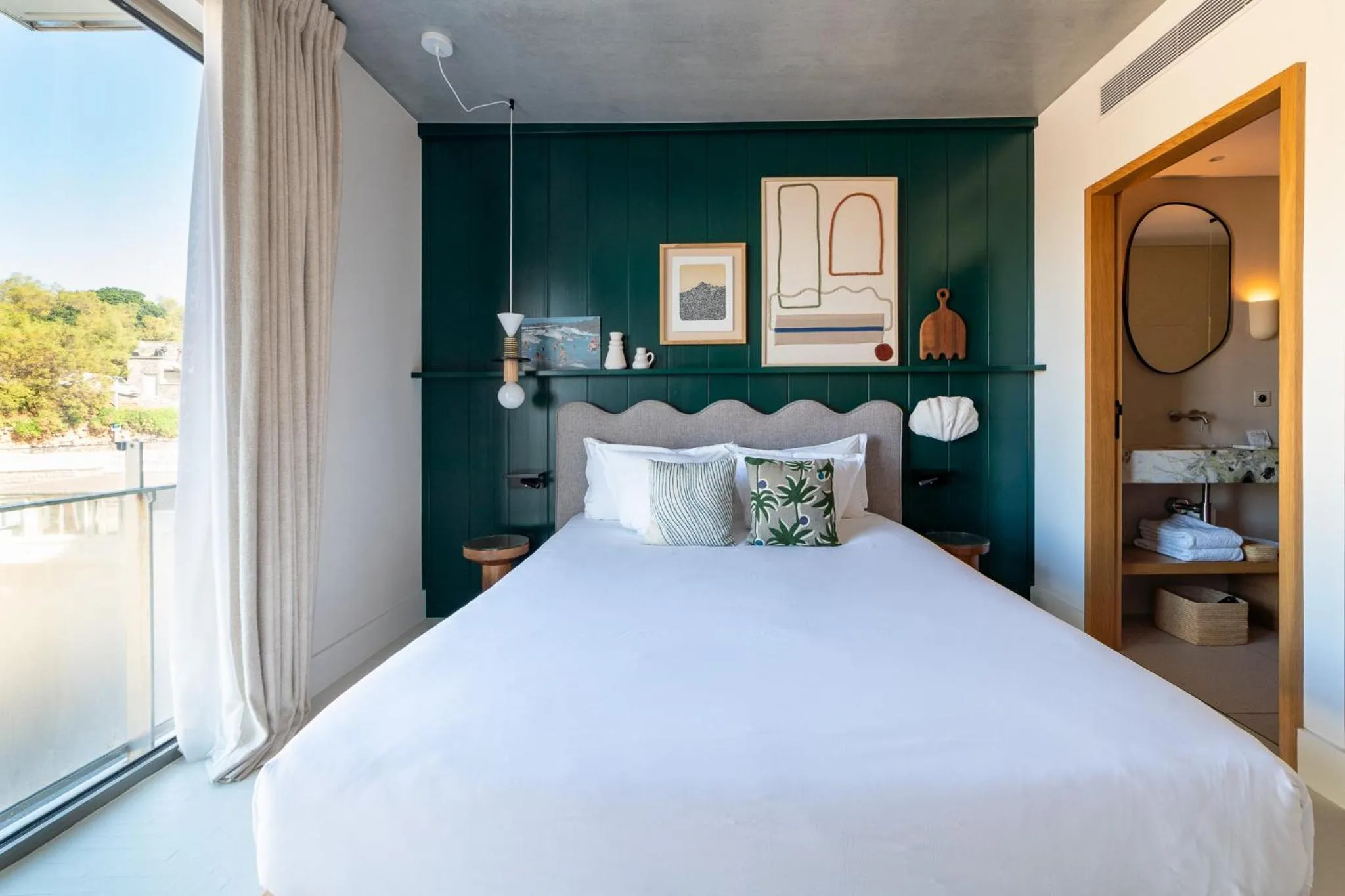 Photo of the whole room, Bed in Hôtel de La Plage