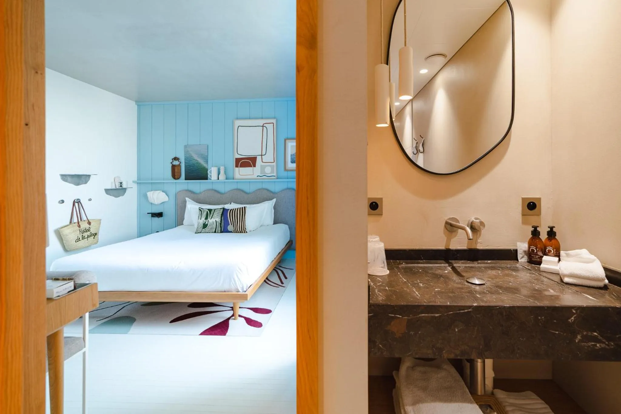 Photo of the whole room, Bed in Hôtel de La Plage