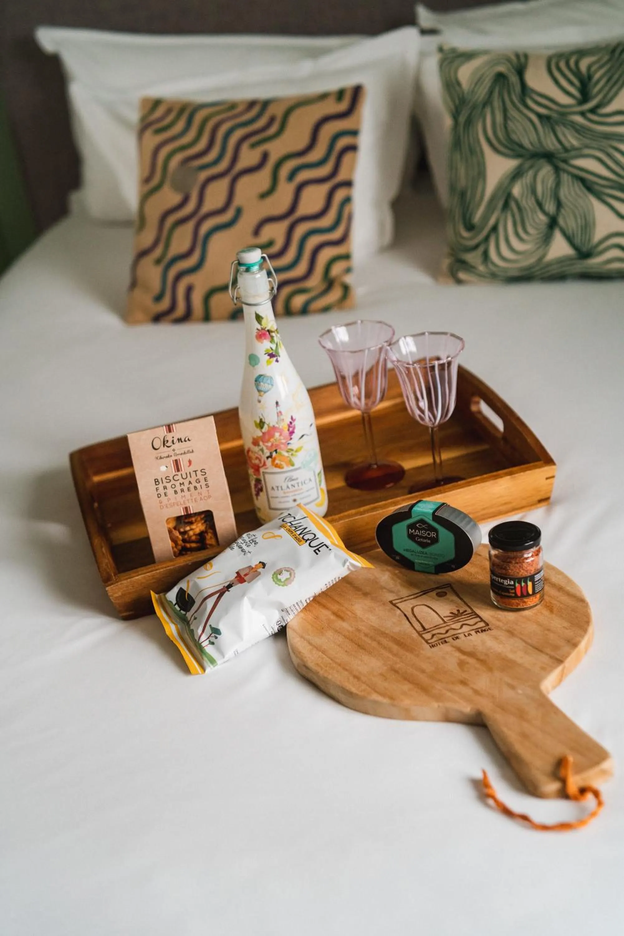 Food and drinks, Bed in Hôtel de La Plage