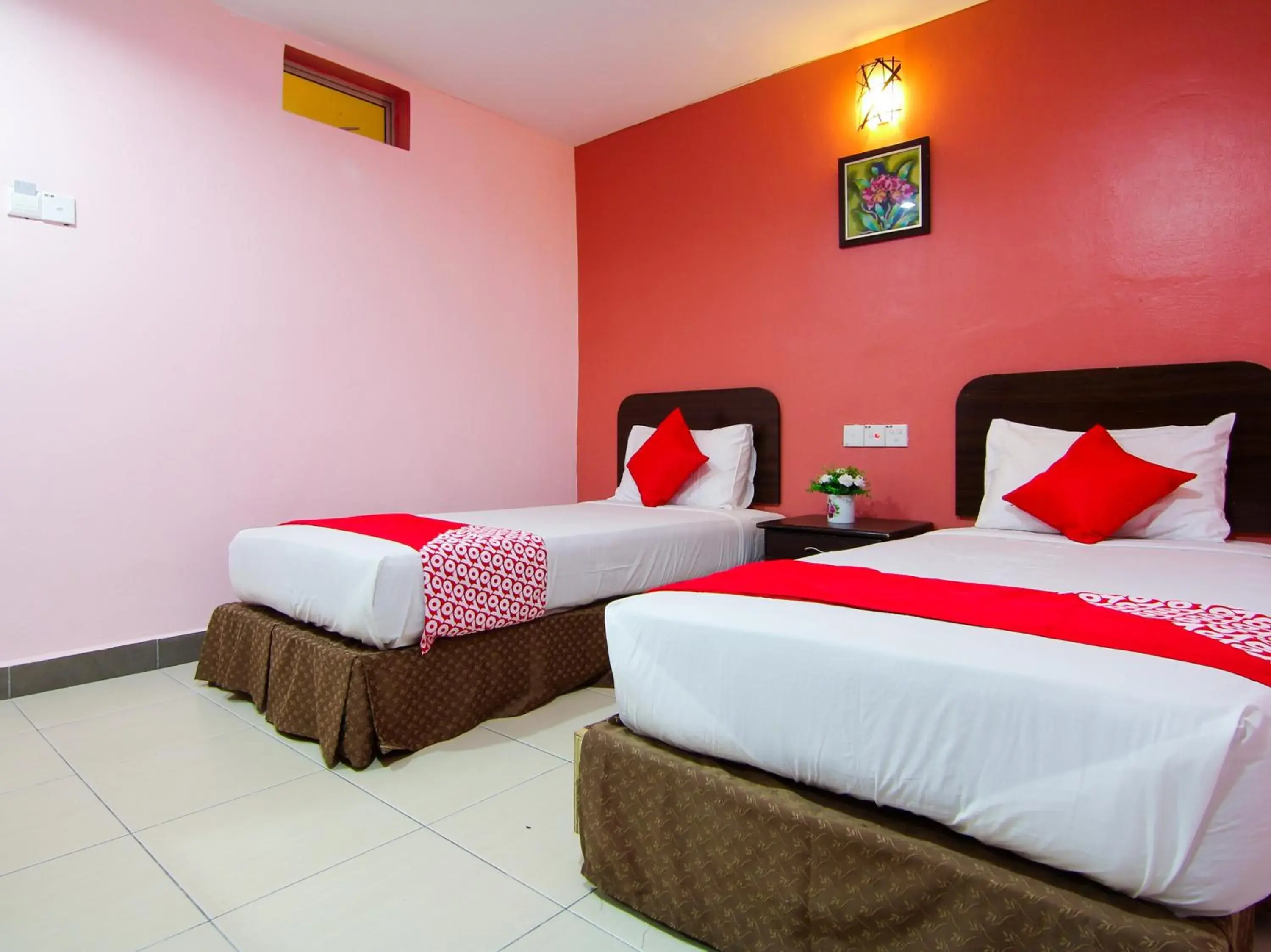 Standard Twin Room in OYO 11343 Hotel Putra Iskandar Standard Twin Room in OYO 11343 Hotel Putra Iskandar