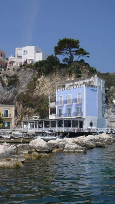 Property building in Hotel Gennarino A Mare