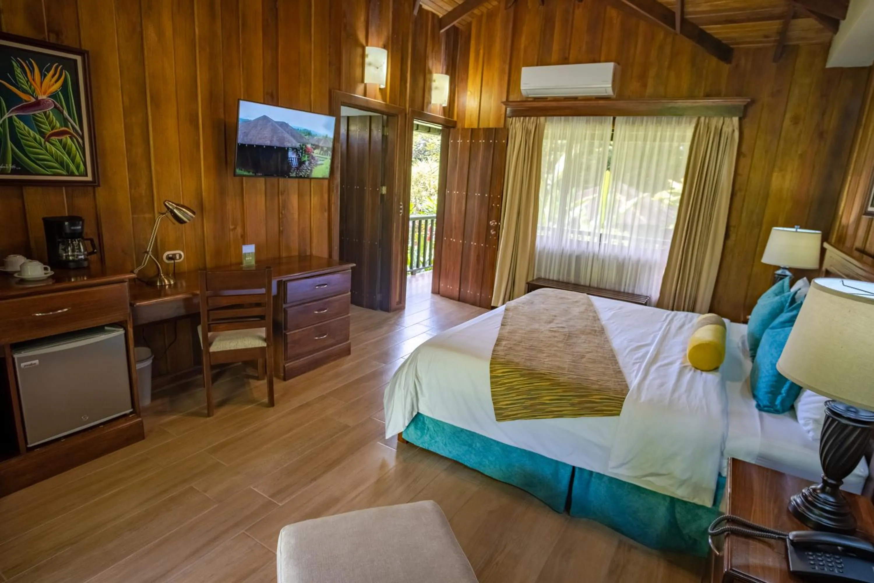 TV and multimedia, Bed in Hotel Lomas del Volcan