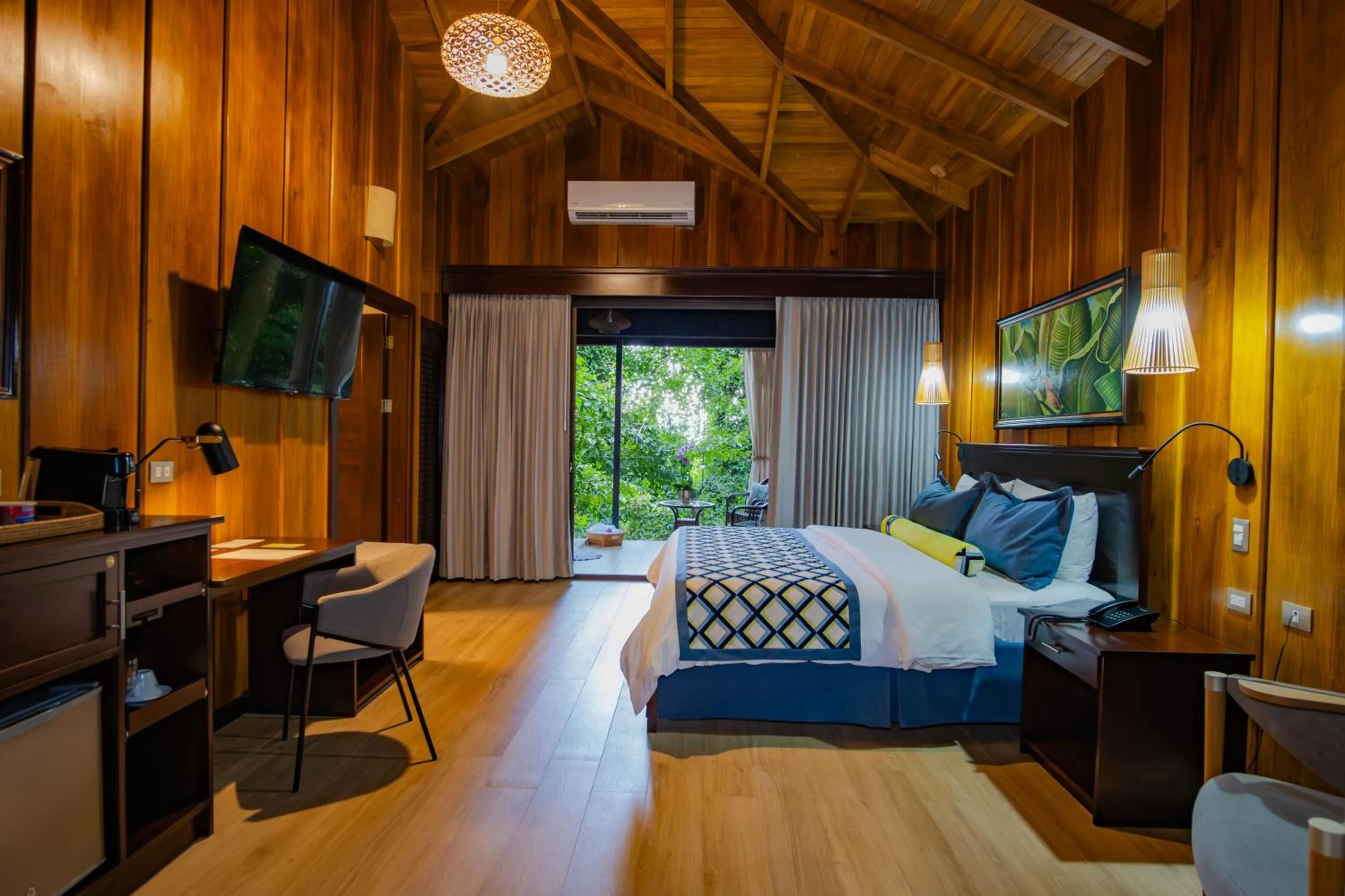 Communal lounge/ TV room in Hotel Lomas del Volcan