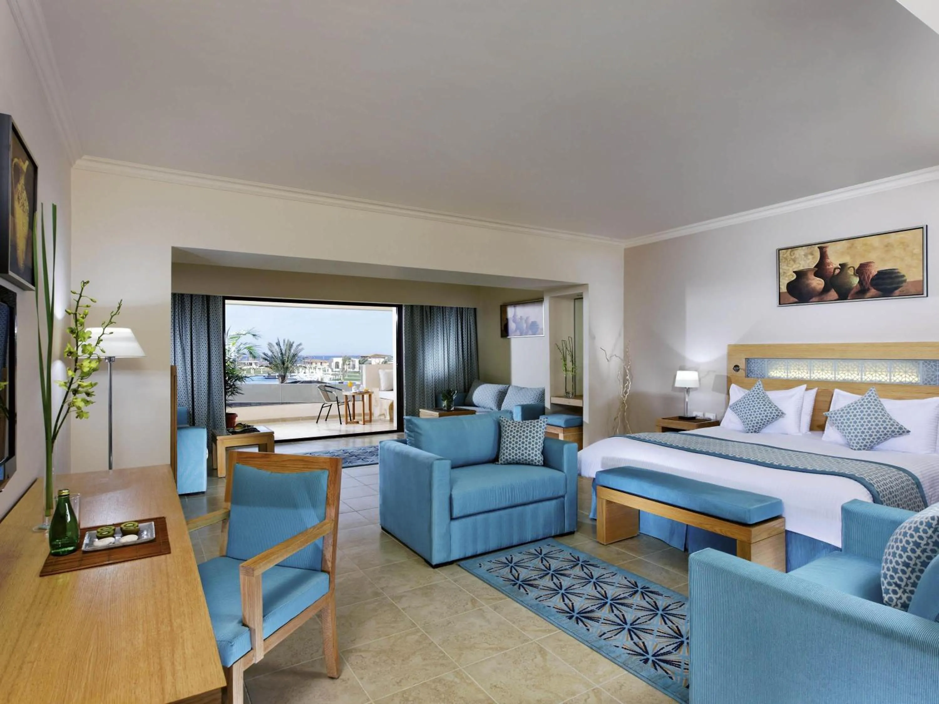 Bed in Movenpick Waterpark Resort & Spa Soma Bay