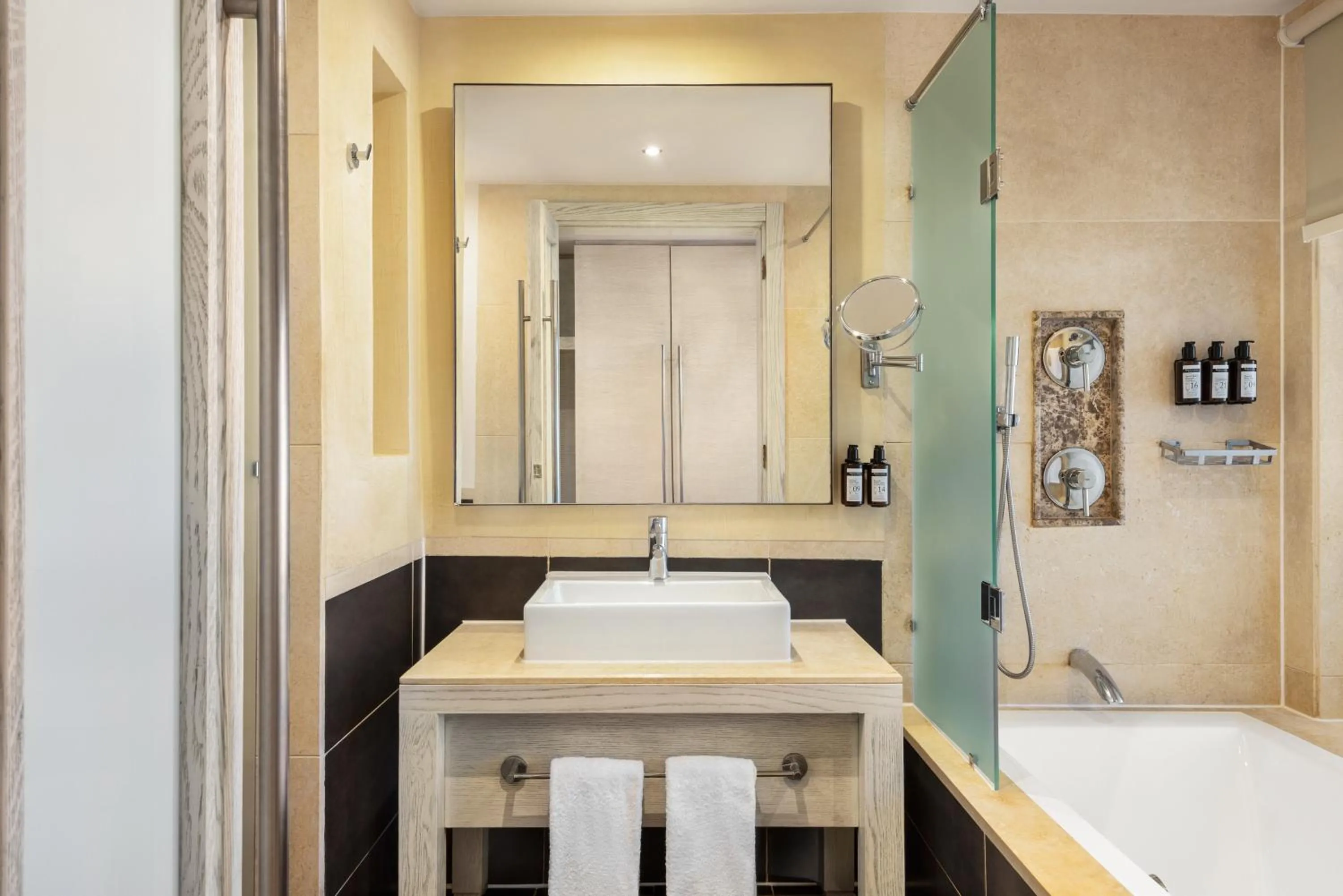 Shower in Movenpick Waterpark Resort & Spa Soma Bay