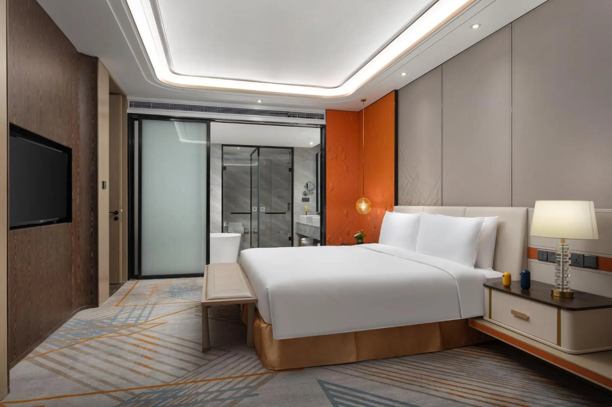 Photo of the whole room, Bed in voco Shanghai Hongqiao Hub by IHG